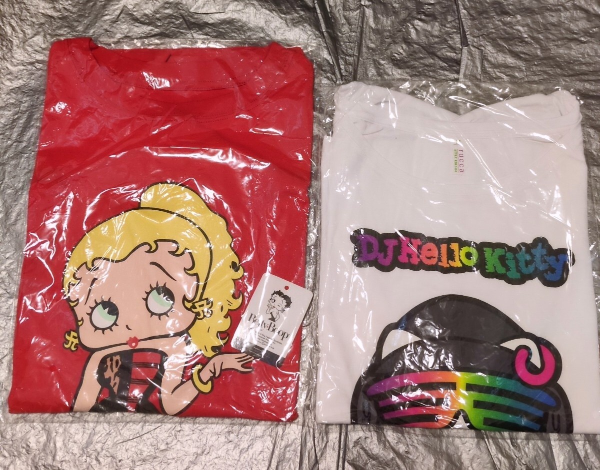 Betty x Ayumi Hamasaki Red T-Shirt M DJ Hello Kitty Sanrio Dolman Sleeve