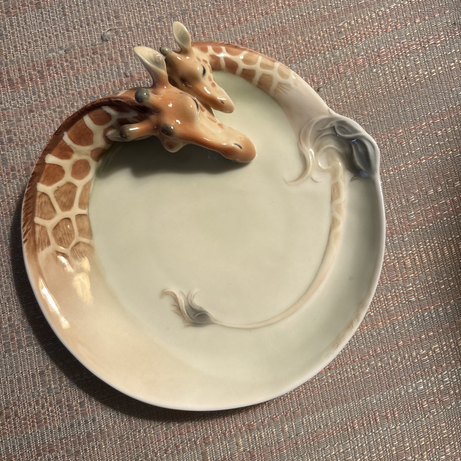 Vintage FRANZ Porcelain Giraffe Mother & Baby Plate FZ00540 Vintage FRANZ Porcelain Giraffe Mother & Baby Plate FZ00540