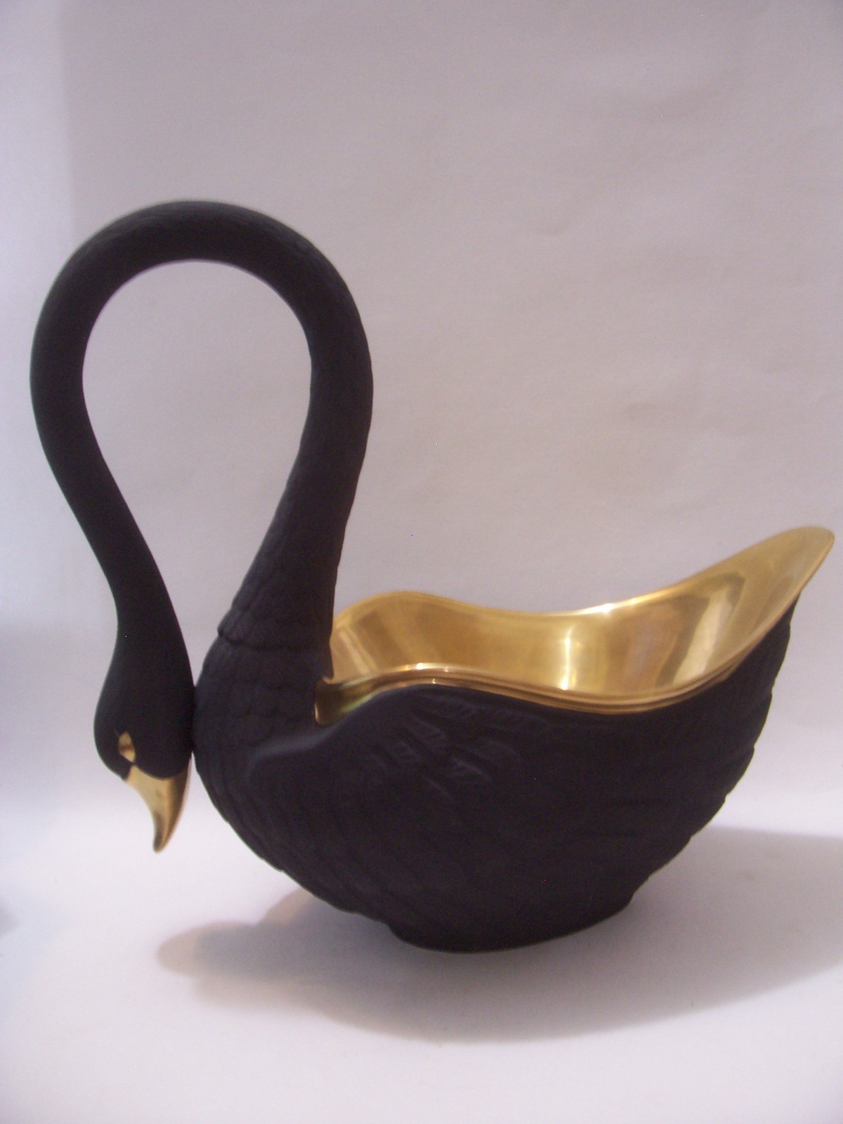 STUNNING L'OBJET BLACK SWAN LARGE MINT USSED CONDITION 13 INCHES HIGH STUNNING L'OBJET BLACK SWAN LARGE MINT USSED CONDITION 13 INCHES HIGH