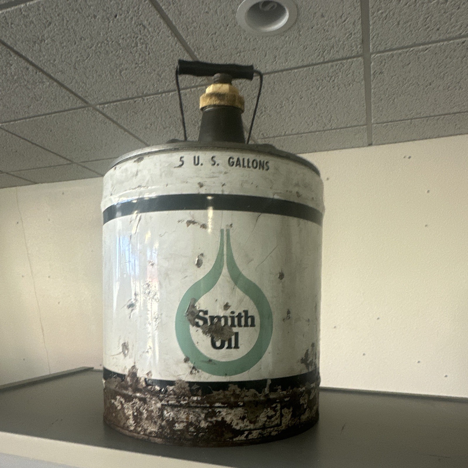 Vintage Smith Oil 5 U.S. Gallons Can Gas & Oil Advertising White Black Green
