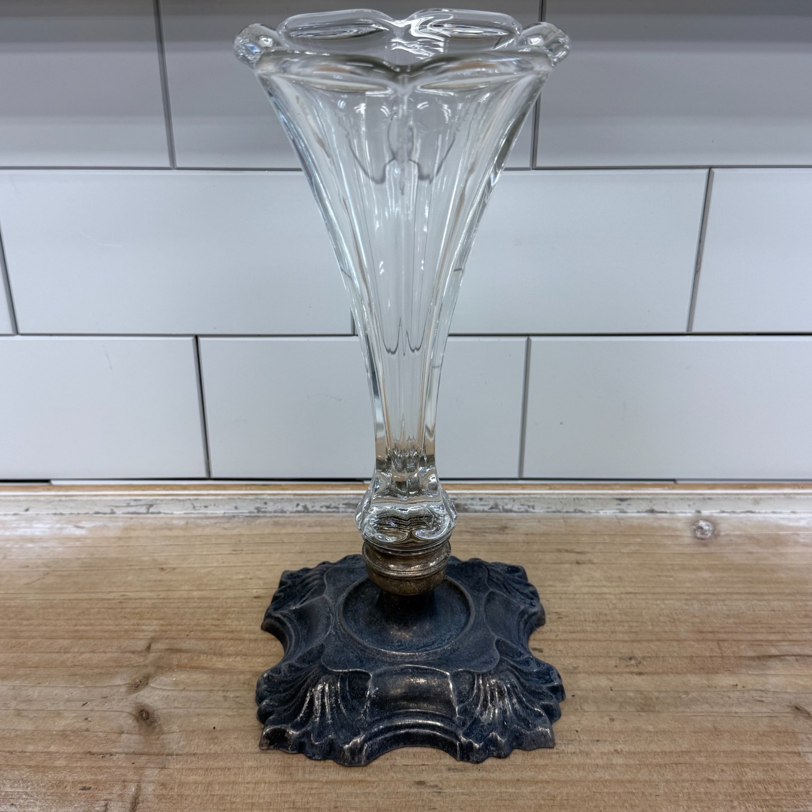 Heisey Trumpet Vase Cast Metal Base Antique c.1920s Heisey Trumpet Vase Cast Metal Base Antique c.1920s