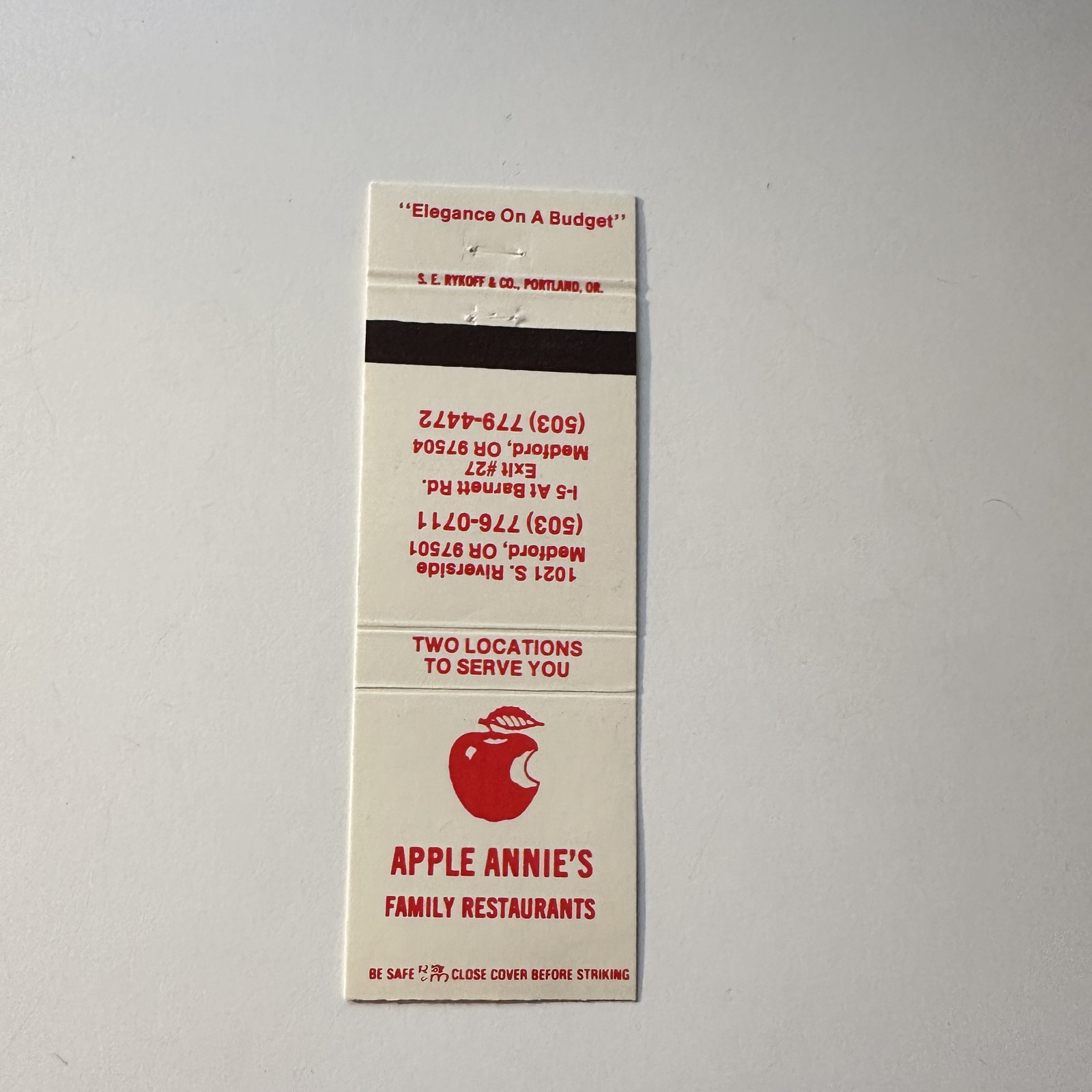 APPLE ANNIE'S Medford, OR 97501 Vintage Matchbook Cover 4MB124-1 APPLE ANNIE'S Medford, OR 97501 Vintage Matchbook Cover 4MB124-1