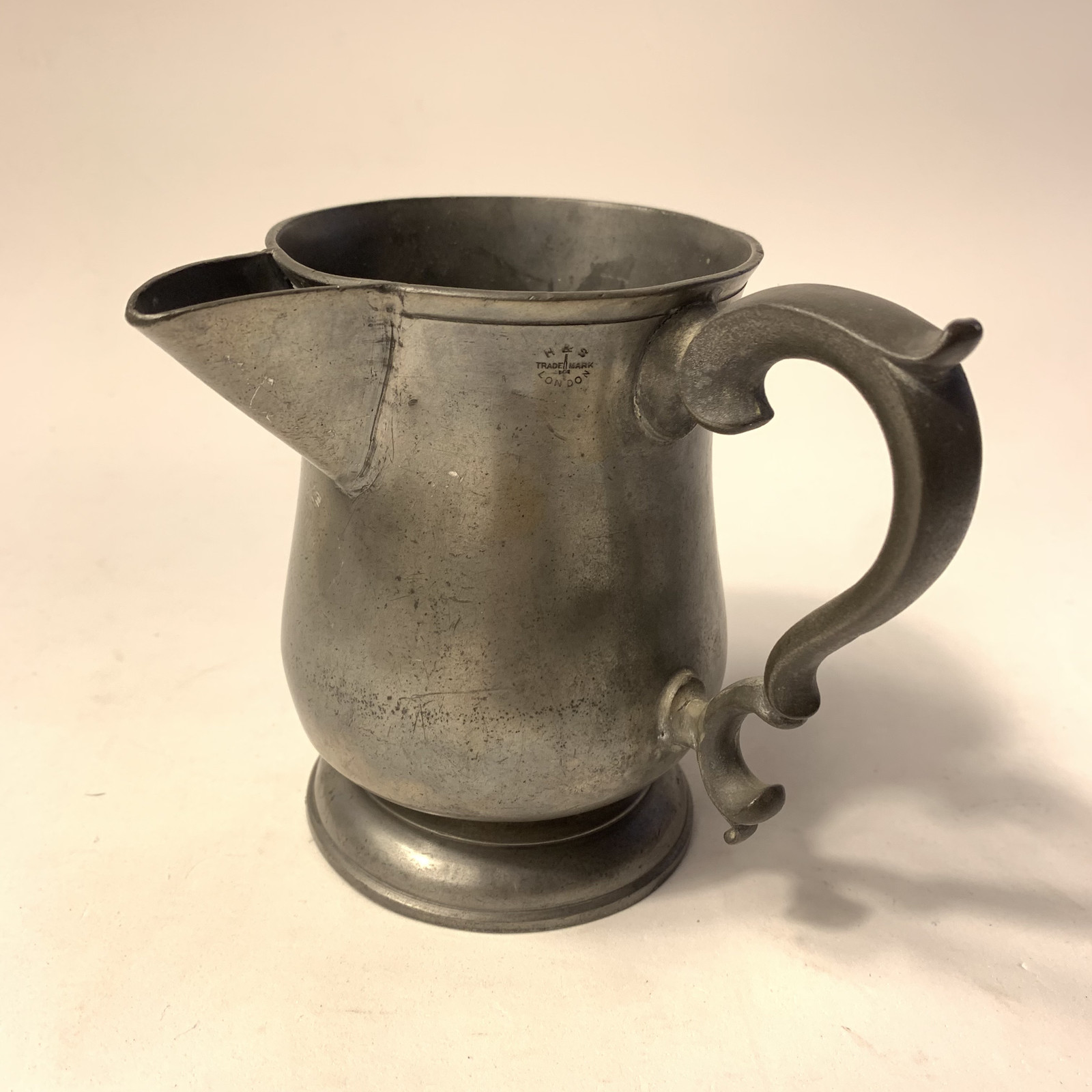 Antique Victorian c1880s Harton & Son Pewter Spouted Tulip Pint Measure England