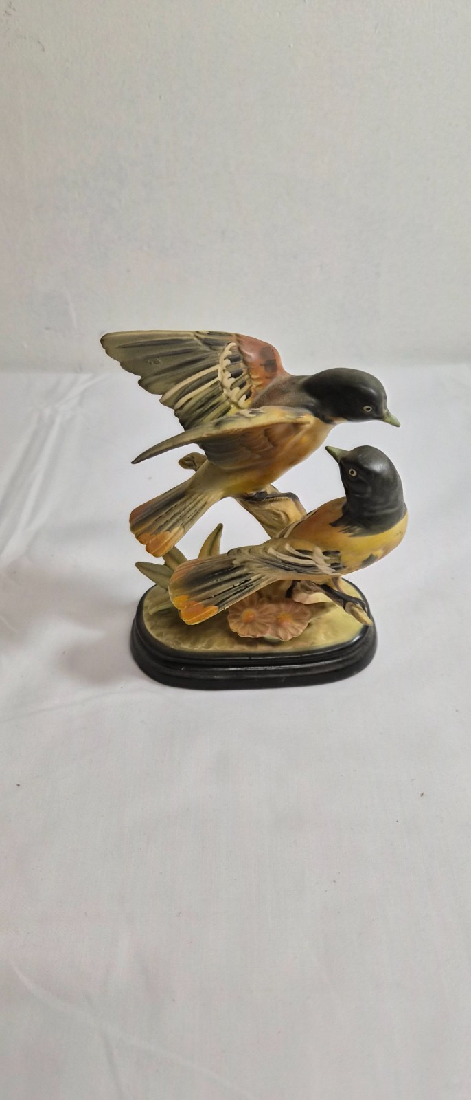 Vintage UCAGCO porcelain Oriole bird Vintage UCAGCO porcelain Oriole bird