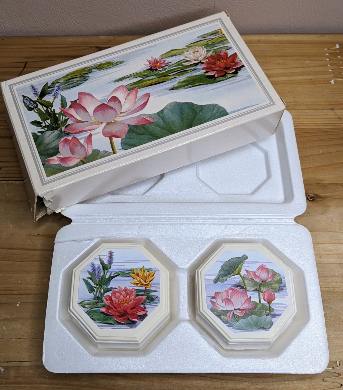 80s Vintage Avon Soap Set Tropical Flowers Perfumed Floral Scented Collectable 80s Vintage Avon Soap Set Tropical Flowers Perfumed Floral Scented Collectable