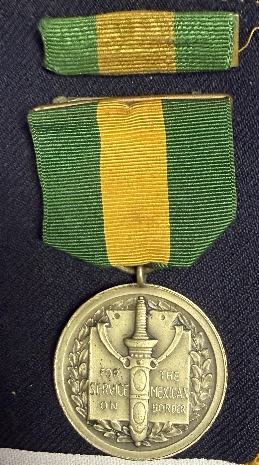ANTIQUE US MILITARY SPANISH WAR SERVICE MEDAL NO NUMBER ON THE RIM ANTIQUE US MILITARY SPANISH WAR SERVICE MEDAL NO NUMBER ON THE RIM