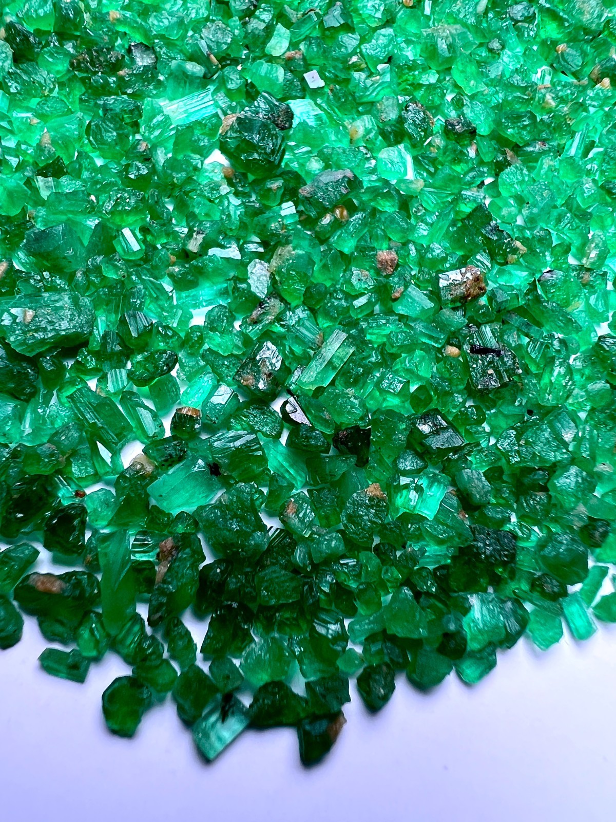 122 CT. Vivid Green Top Quality Panjshir Emerald Crystals & Rough - AFG