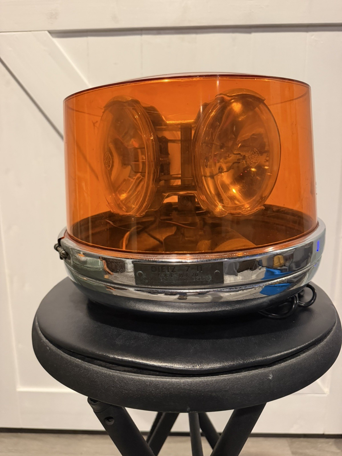 Vintage Dietz 7-11 4 bulb Beacon Light With Amber Dome Vintage Dietz 7-11 4 bulb Beacon Light With Amber Dome
