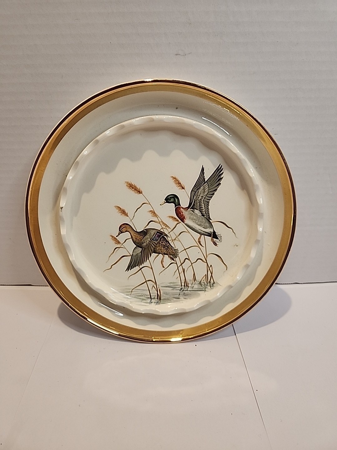 Vintage WARRANTED 22K GOLD COLLECTIBLE ASHTRAY