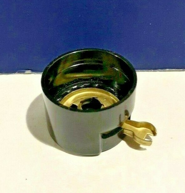 LEVITON LUMILINE Bakelite DEEP CAP Original 660W 250V Lampholder Socket NEW 476