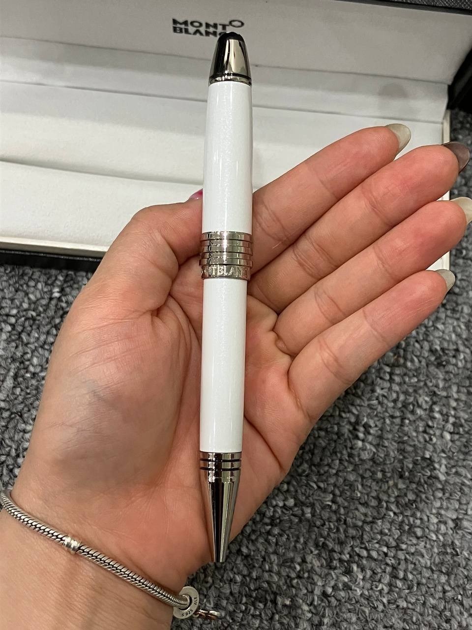 Hot Deal JFK Ballpoint Pen White Silver Special Edition MB with box 2026 Hot Deal JFK Ballpoint Pen White Silver Special Edition MB with box 2026