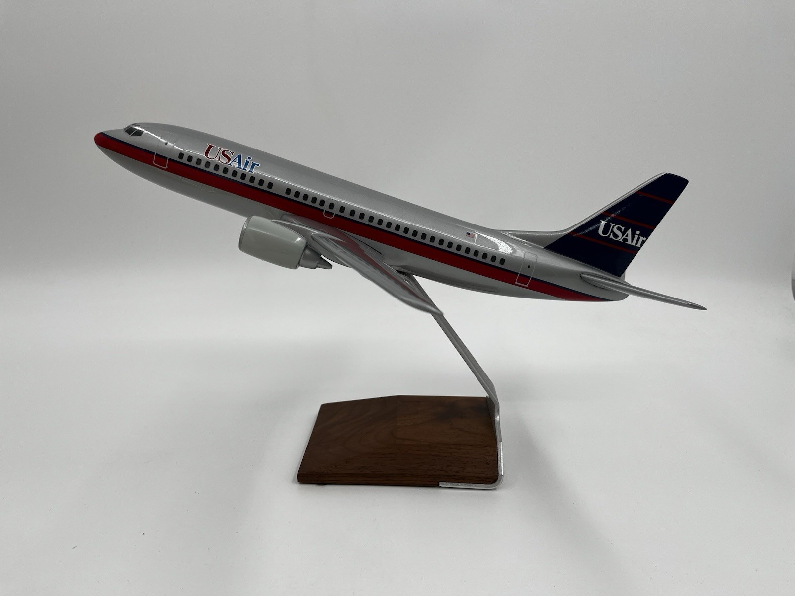 Vintage Pacmin USAIR Boeing 737 Model Airplane Wall Mount Pilot Estate 12.5” EUC Vintage Pacmin USAIR Boeing 737 Model Airplane Wall Mount Pilot Estate 12.5” EUC