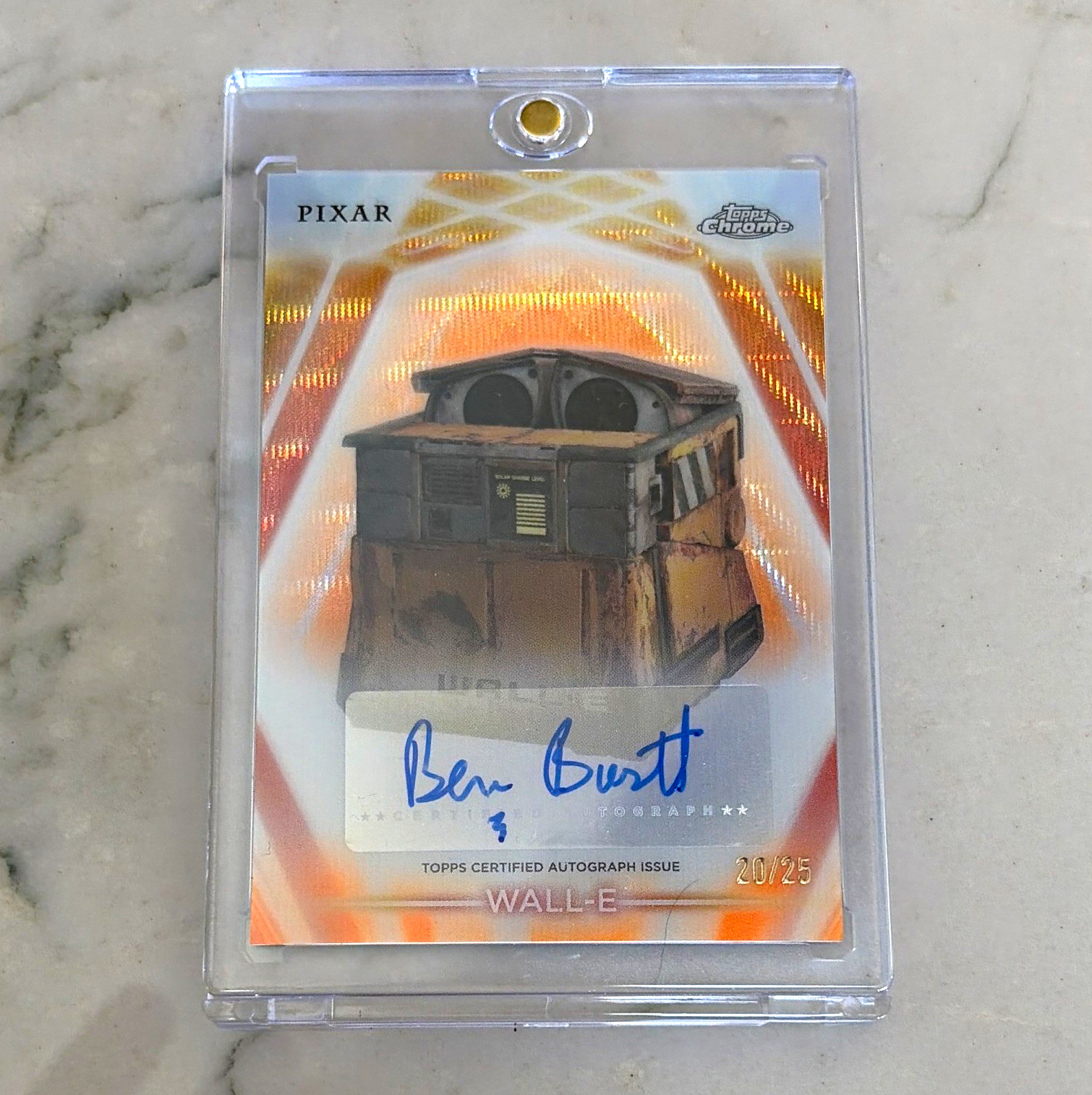 Topps 2026 Disney Neon Chrome Neon Etch Auto WALL-E CNA-BB Ben Burtt /25 Topps 2026 Disney Neon Chrome Neon Etch Auto WALL-E CNA-BB Ben Burtt /25
