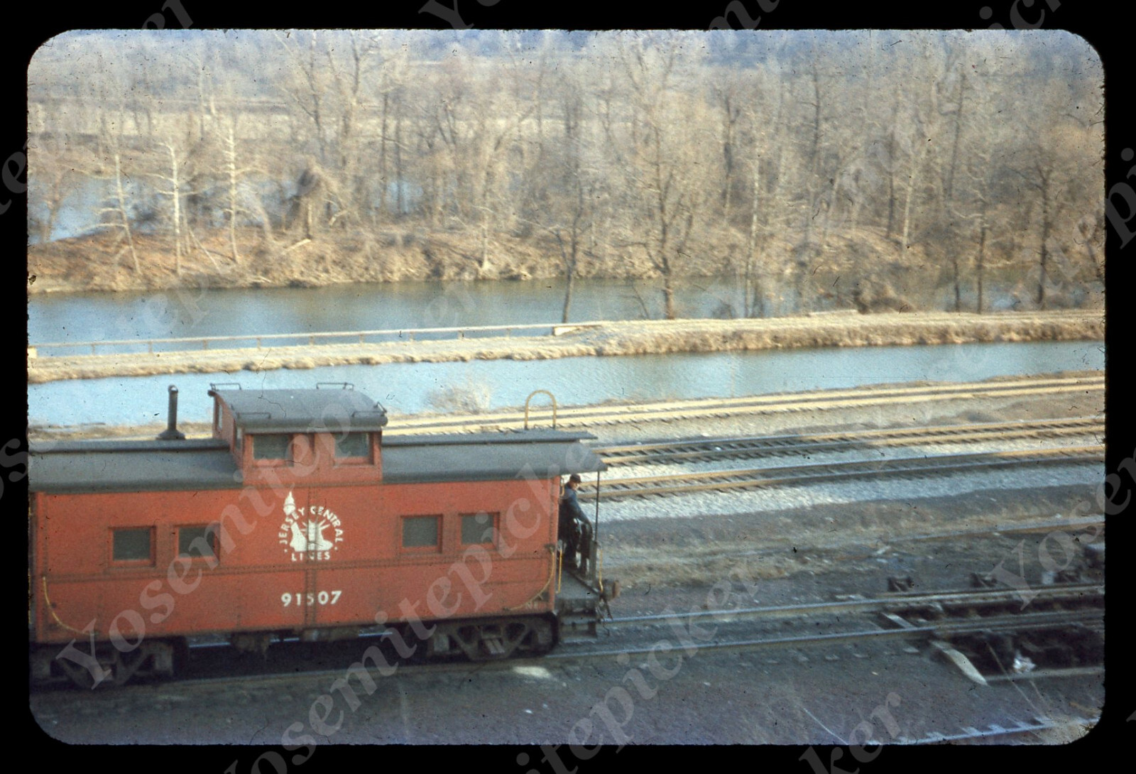 sl72  Original slide 1960 Jersey Central Caboose 91507  Railroad Train RR  066a