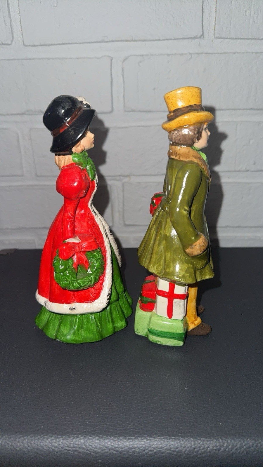 Vintage Christmas Shoppers Set Of 2 Vintage Christmas Shoppers Set Of 2