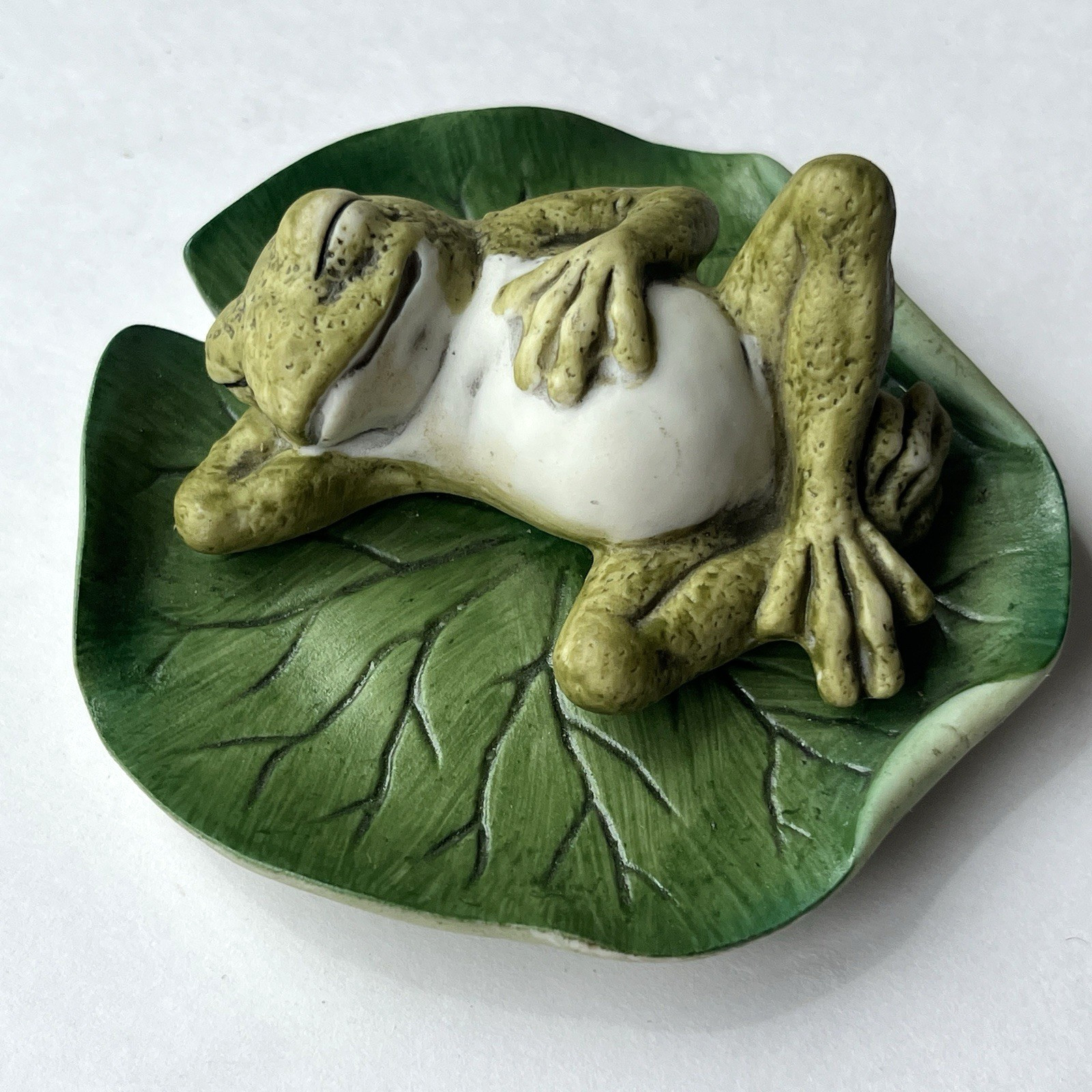 Vintage 1980s Japan Harvey Knox Porcelain Sleeping Frog On Lily Pad Figurine Vintage 1980s Japan Harvey Knox Porcelain Sleeping Frog On Lily Pad Figurine