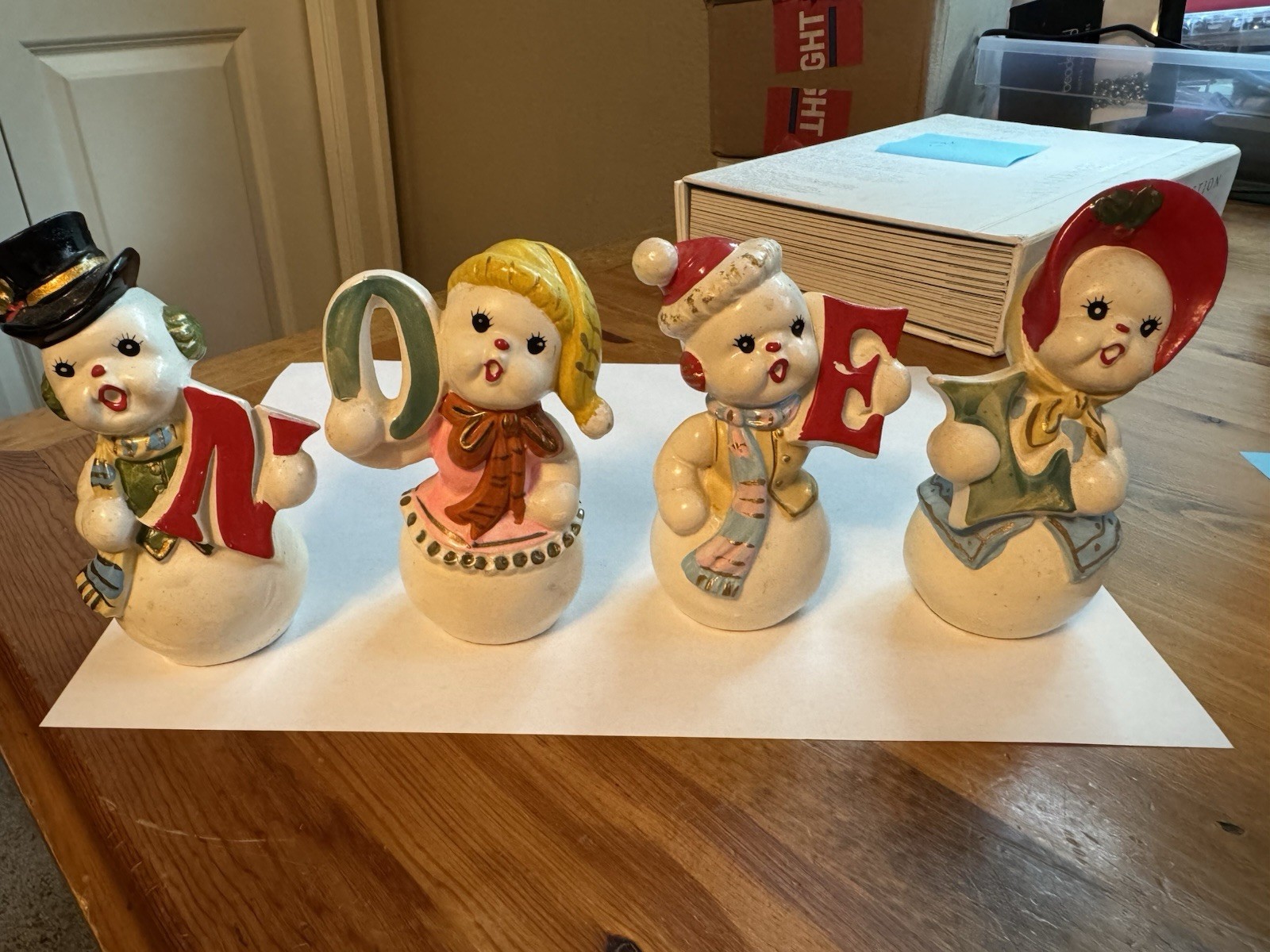 Vintage Ucagco Ceramic Christmas NOEL snowmen Salt And Pepper Shakers Vintage Ucagco Ceramic Christmas NOEL snowmen Salt And Pepper Shakers