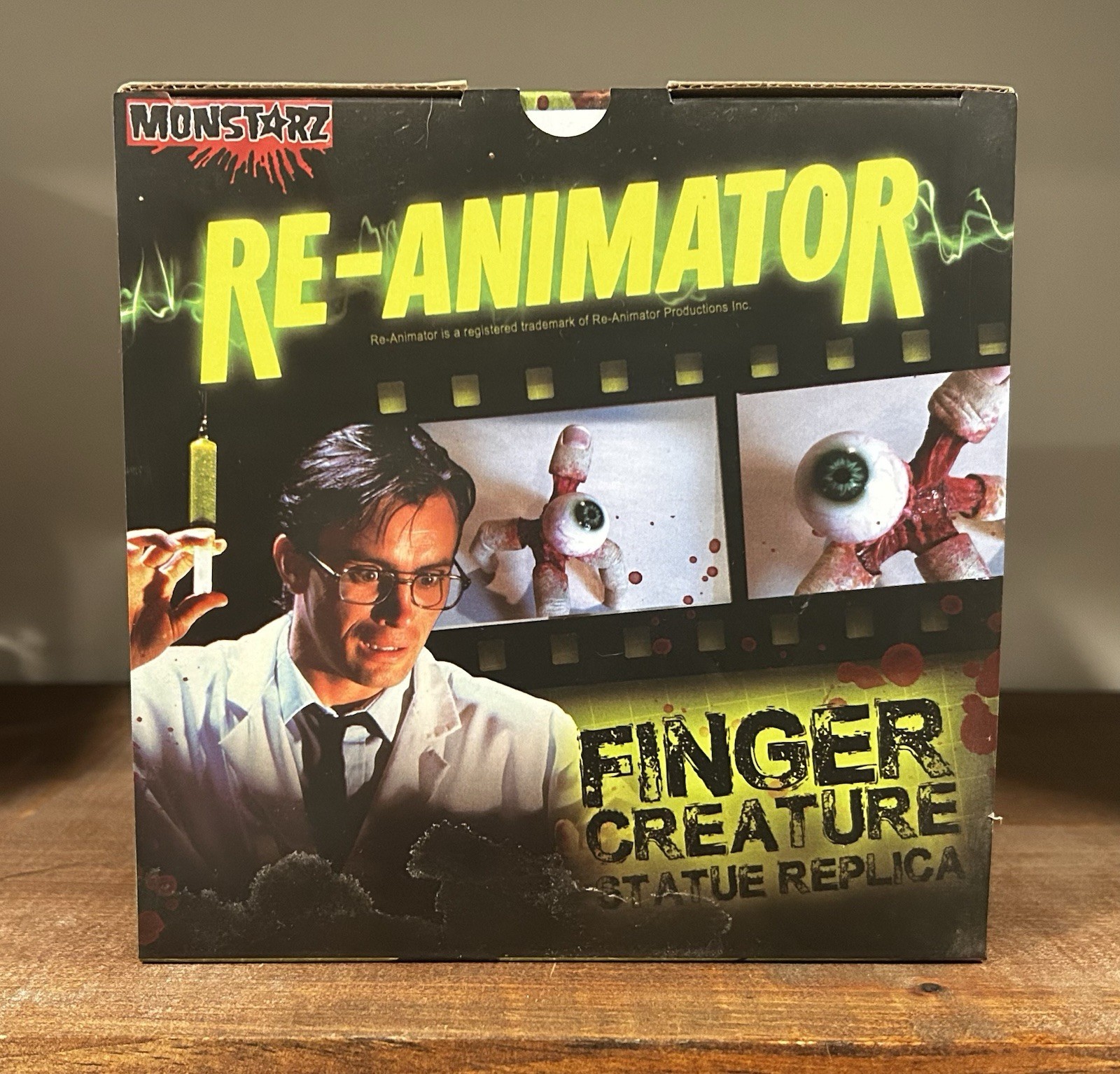 Monstarz Re-Animator Finger Creature Replica 1:1 Scale Collectible 1 of 400 Monstarz Re-Animator Finger Creature Replica 1:1 Scale Collectible 1 of 400