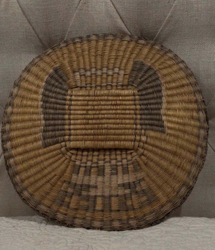 Vintage Hopi Artisan Woven 14” Tray Basket Katsinam Rim Damage Look Vintage Hopi Artisan Woven 14” Tray Basket Katsinam Rim Damage Look