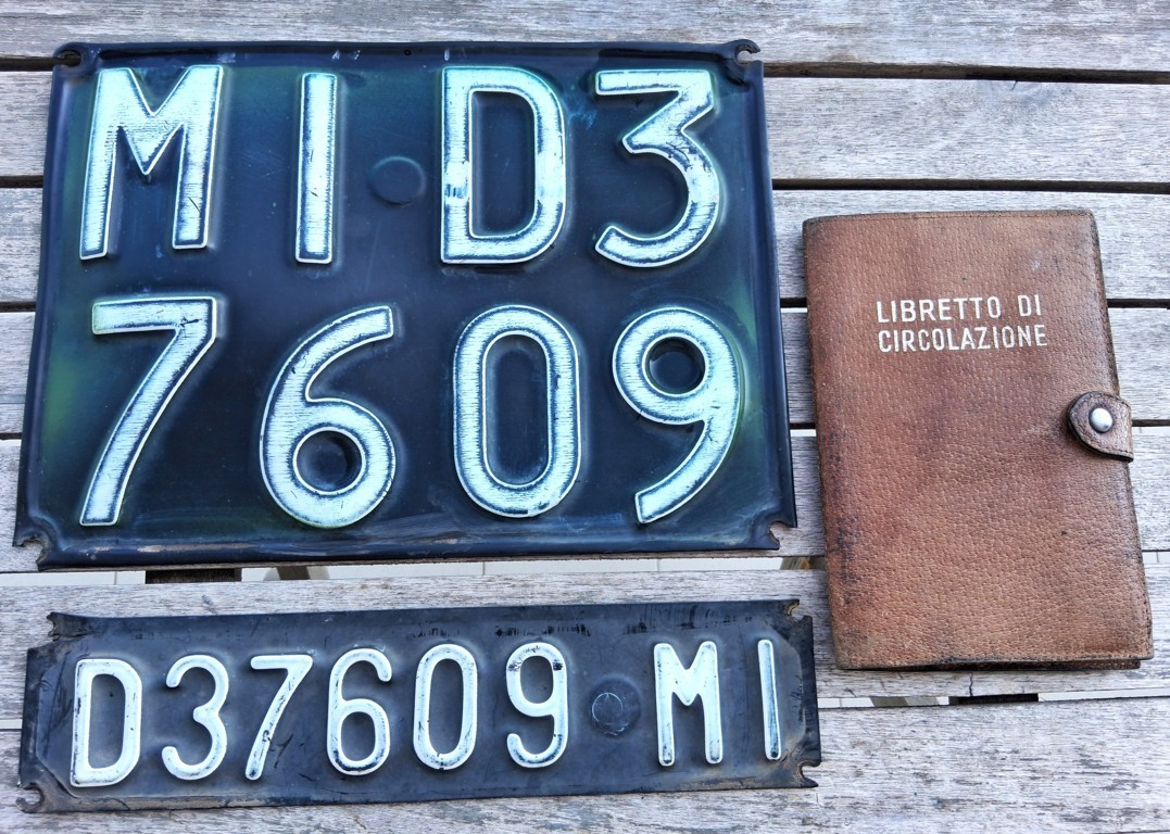 Vintage Italian 1967 Fiat 124 original car license plates of Milan w/documents Vintage Italian 1967 Fiat 124 original car license plates of Milan w/documents