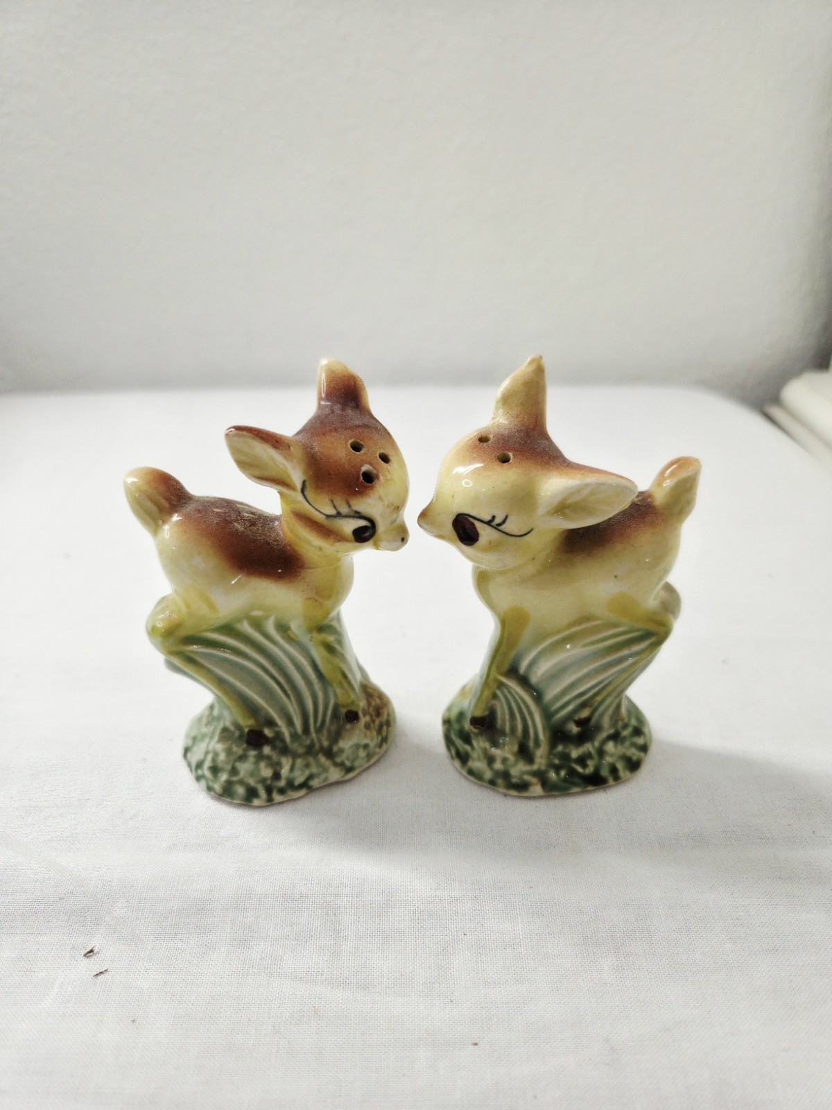 Vintage Anthropomorphic Adorable Deer Fawn Salt & Pepper Shakers Set Japan Vintage Anthropomorphic Adorable Deer Fawn Salt & Pepper Shakers Set Japan