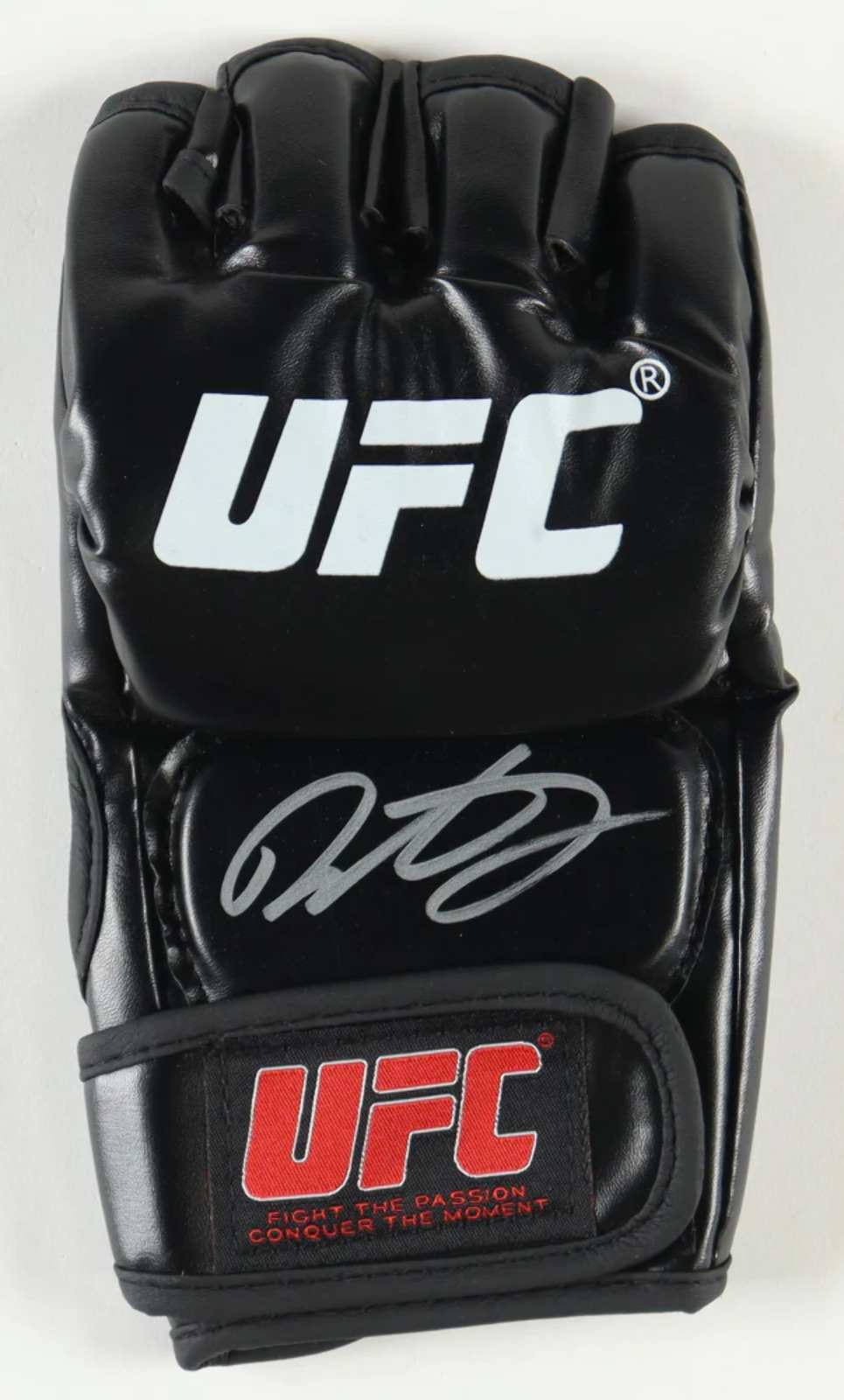 Demetrious 'Mighty Mouse' Johnson Signed UFC Glove (Beckett)