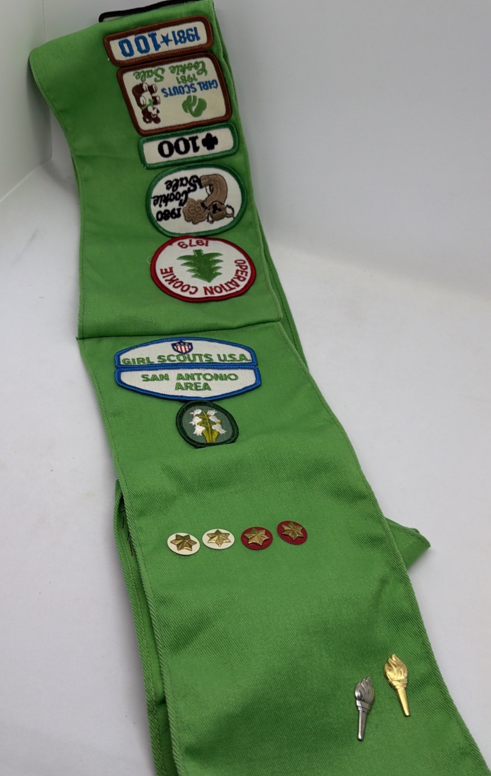 Vintage 1979-1981 Girl Scouts Sash San Antonio Area Texas Patches Pins 100+ Club Vintage 1979-1981 Girl Scouts Sash San Antonio Area Texas Patches Pins 100+ Club