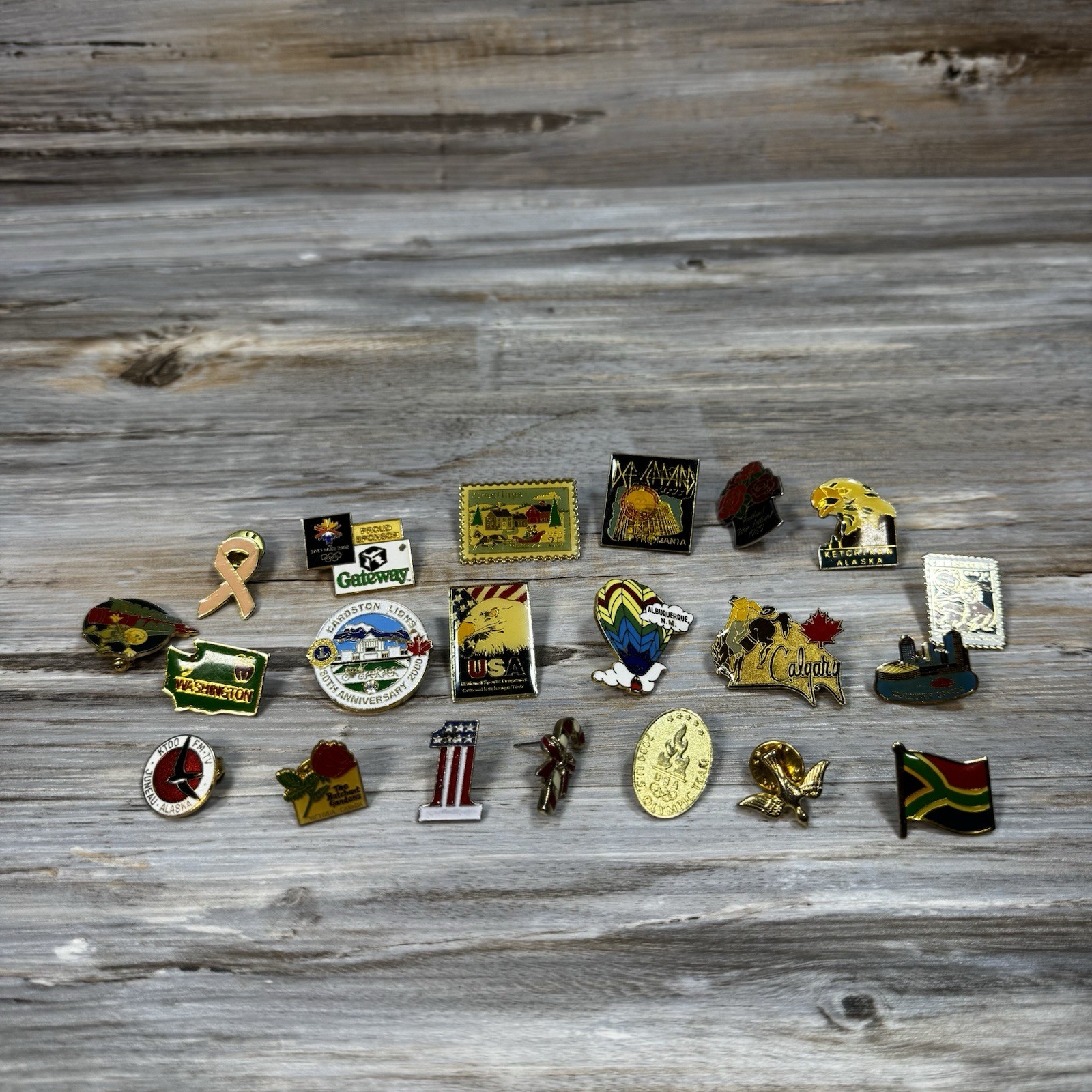 random lot of 21 pins vintage 