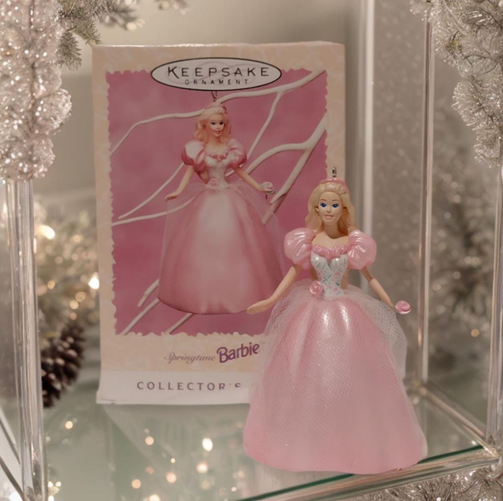 Hallmark Barbie Collectable Ornament 1996 Hallmark Barbie Collectable Ornament 1996