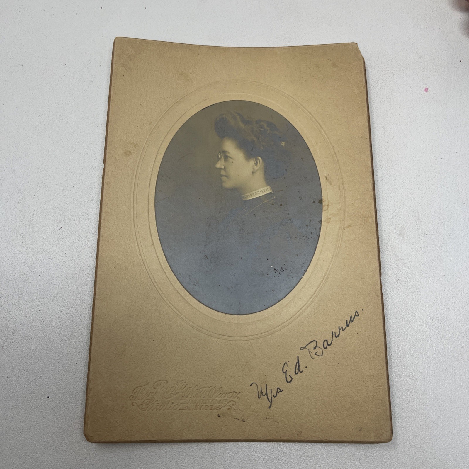 Antique Edwardian 1900s lady woman portrait mounted paper cardboard photograph Antique Edwardian 1900s lady woman portrait mounted paper cardboard photograph