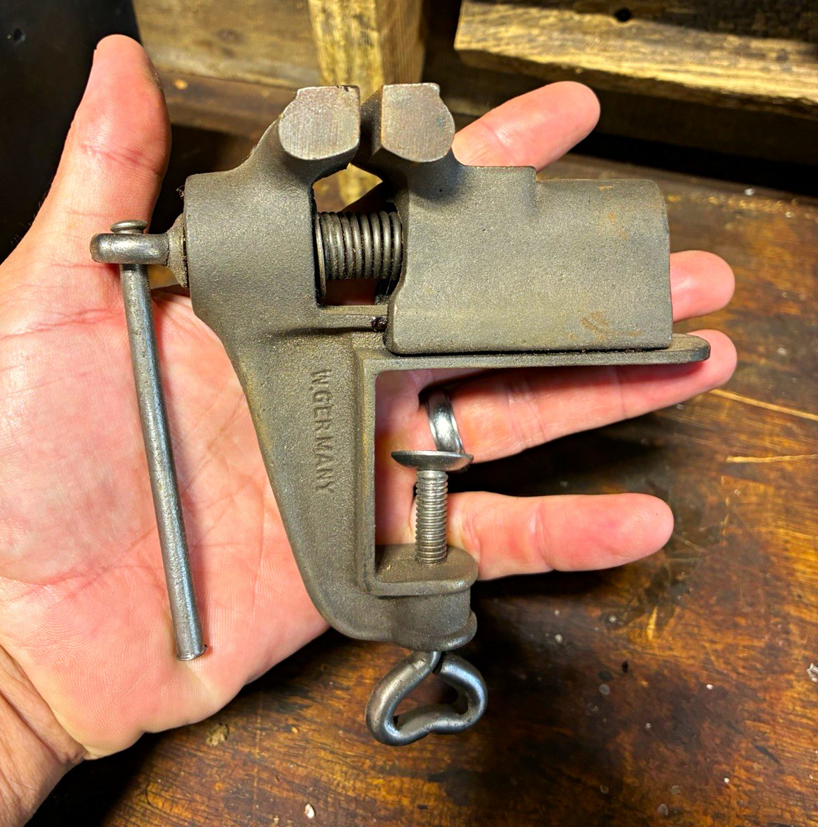 Hecsharp 2.5 in jaw bench vise Hecsharp 2.5 in jaw bench vise