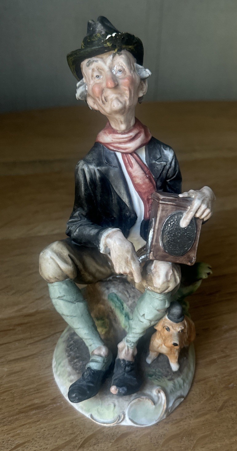 Vintage Giuseppe Cappe Capidimonte Italian Old Organ Grinder Porcelain Figurine Vintage Giuseppe Cappe Capidimonte Italian Old Organ Grinder Porcelain Figurine