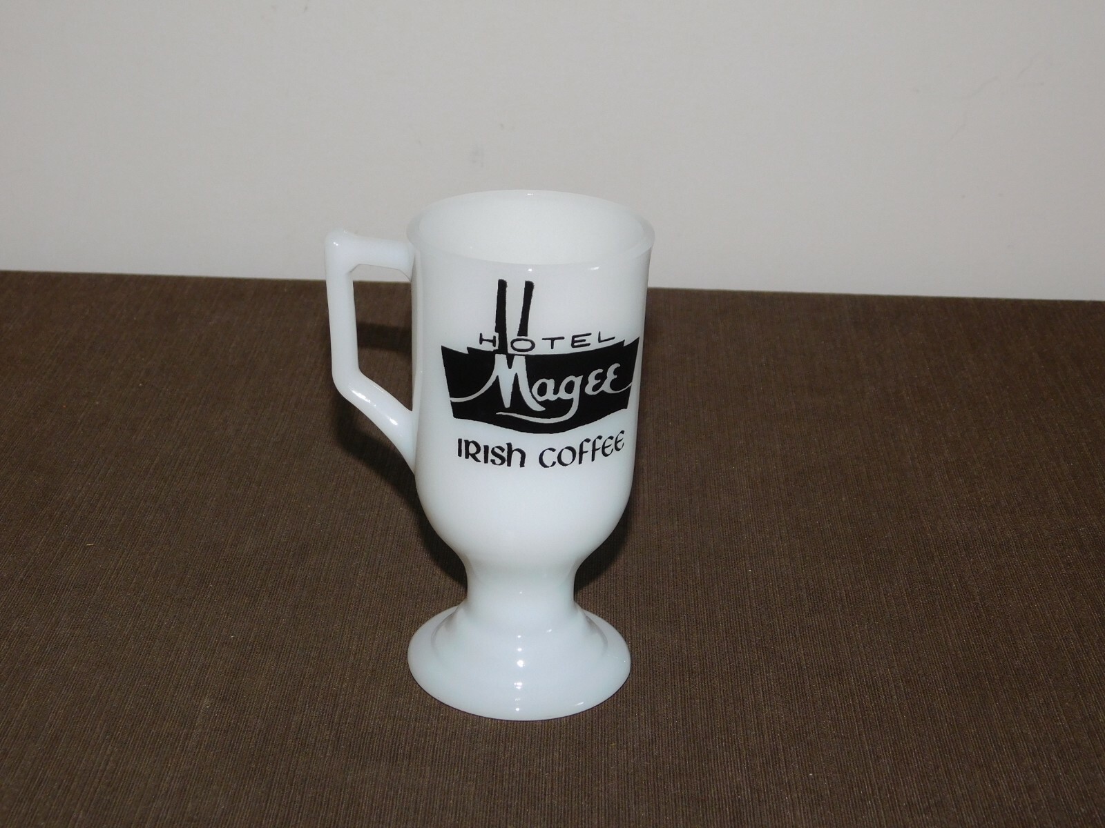 VINTAGE SOUVENIR 5 3/4 VINTAGE SOUVENIR 5 3/4