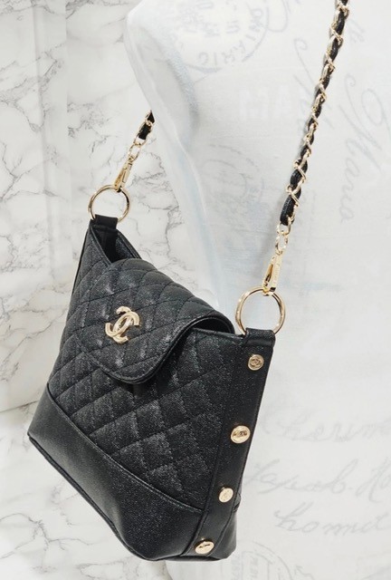 Brand New Chanel Makeup Black Quilted Shoulder Strap Bag Crossbody - VIP Gift Brand New Chanel Makeup Black Quilted Shoulder Strap Bag Crossbody - VIP Gift