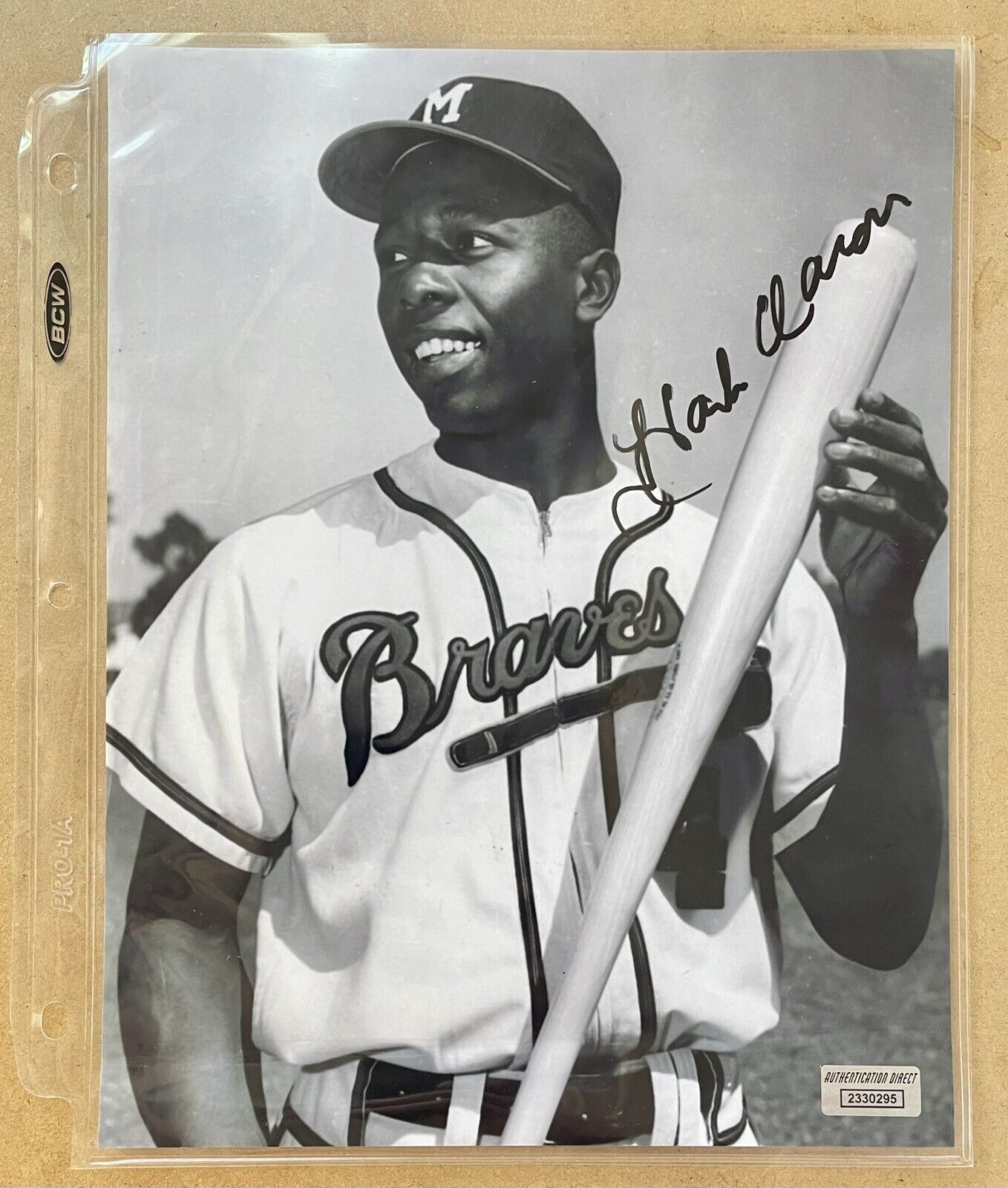 HANK AARON SIGNED 8.5 x 11” Glossy Photo BRAVES COA - Autograph Authenticated