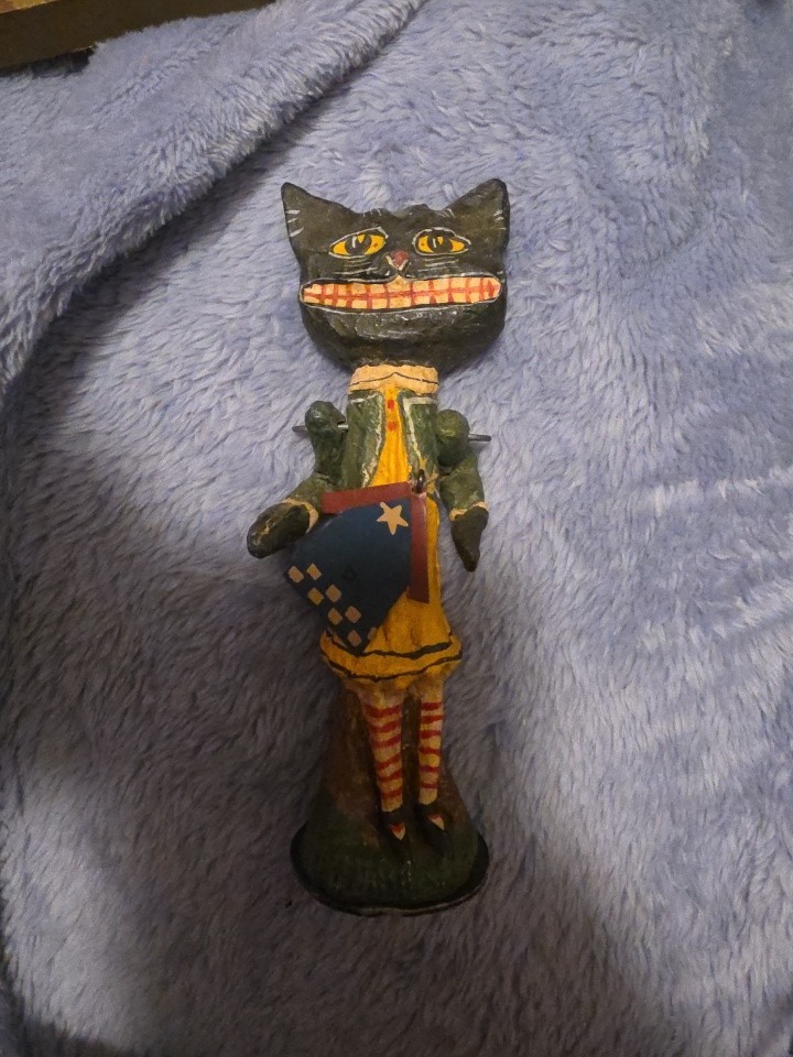Vintage Poliwoggs Folk Art Cat Figurine Excellent Condition, Swinging Arms Vintage Poliwoggs Folk Art Cat Figurine Excellent Condition, Swinging Arms
