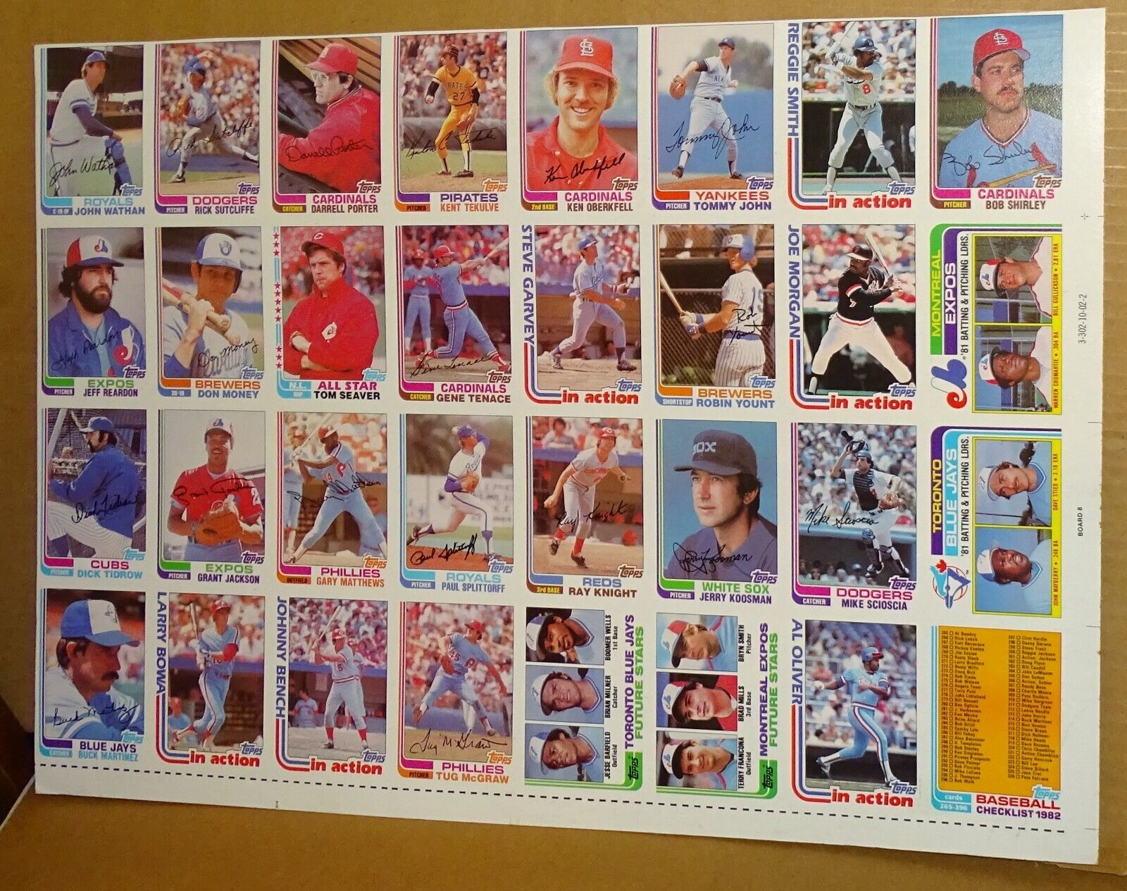 32 uncut 1982 Topps Baseball WRONG BACK ERROR Cards - Bench, Seaver, Yount, etc.