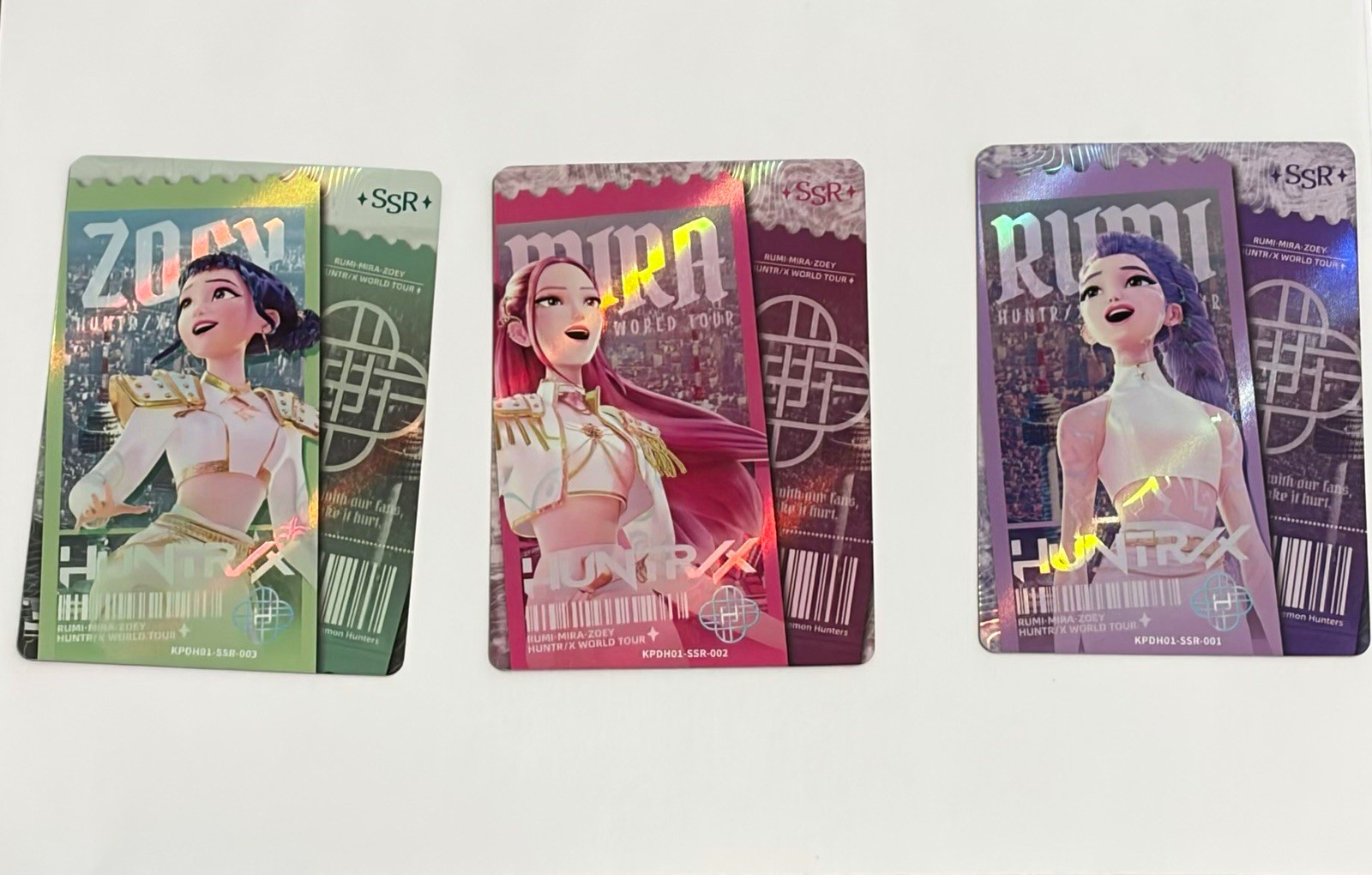 2026 KAYOU HUNTR/X World Tour SSR Hologram Lot of 3 Zoe Mira Rumi kpdh01-ssr- 2026 KAYOU HUNTR/X World Tour SSR Hologram Lot of 3 Zoe Mira Rumi kpdh01-ssr-