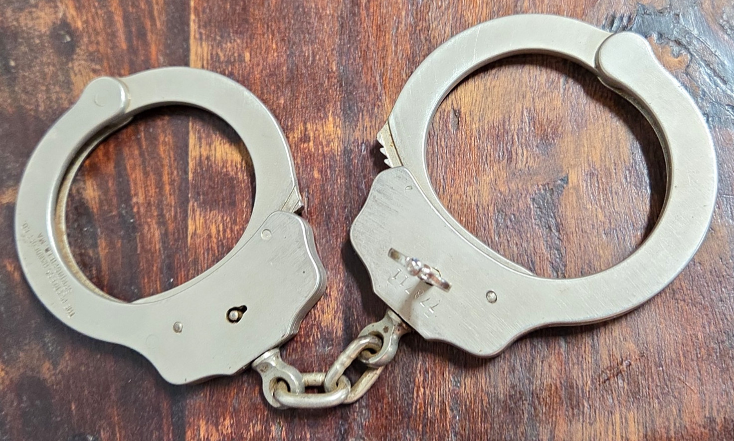 Vintage Peerless Handcuff Company Chanlink Handcuffs & Key Vintage Peerless Handcuff Company Chanlink Handcuffs & Key