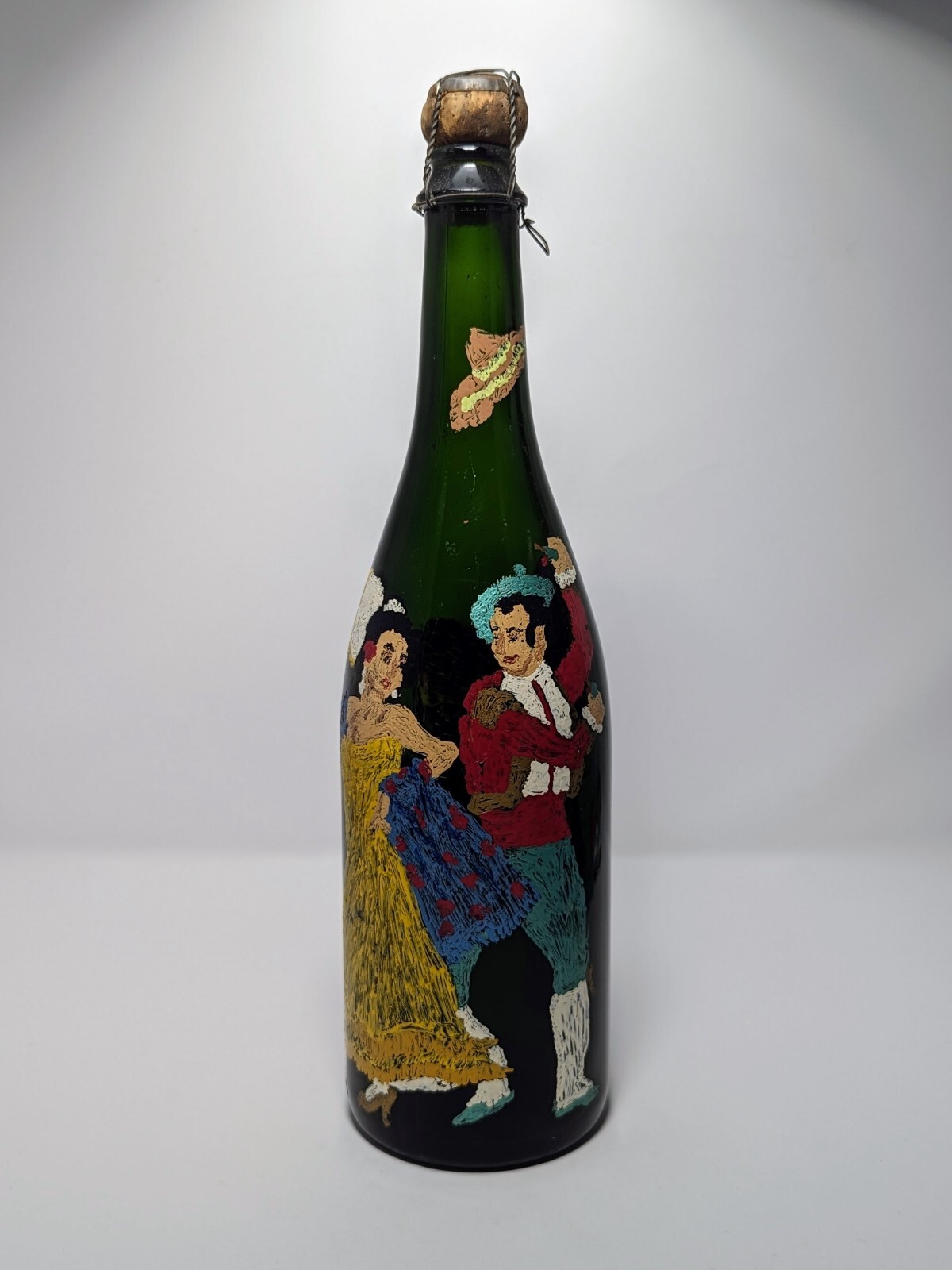 Vintage Hand Painted Paul Masson Vineyards Emerald Green Wine Bottle (Empty) Vintage Hand Painted Paul Masson Vineyards Emerald Green Wine Bottle (Empty)