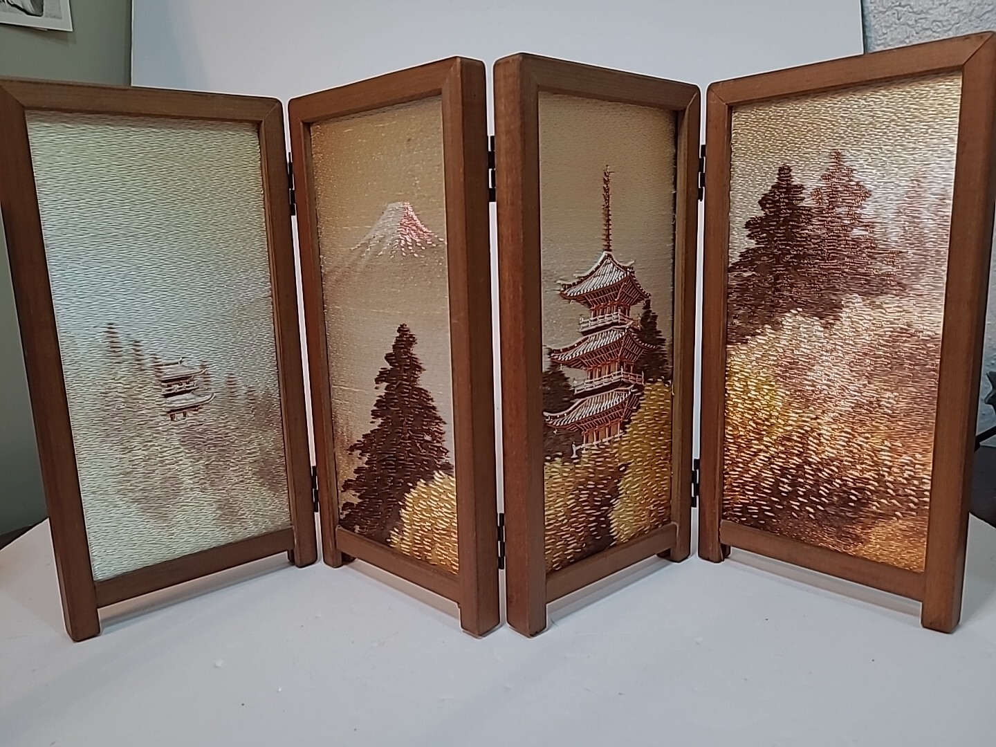 Vintage panel japanese folding screen panelsshell art hand embroidery tabletop Vintage panel japanese folding screen panelsshell art hand embroidery tabletop
