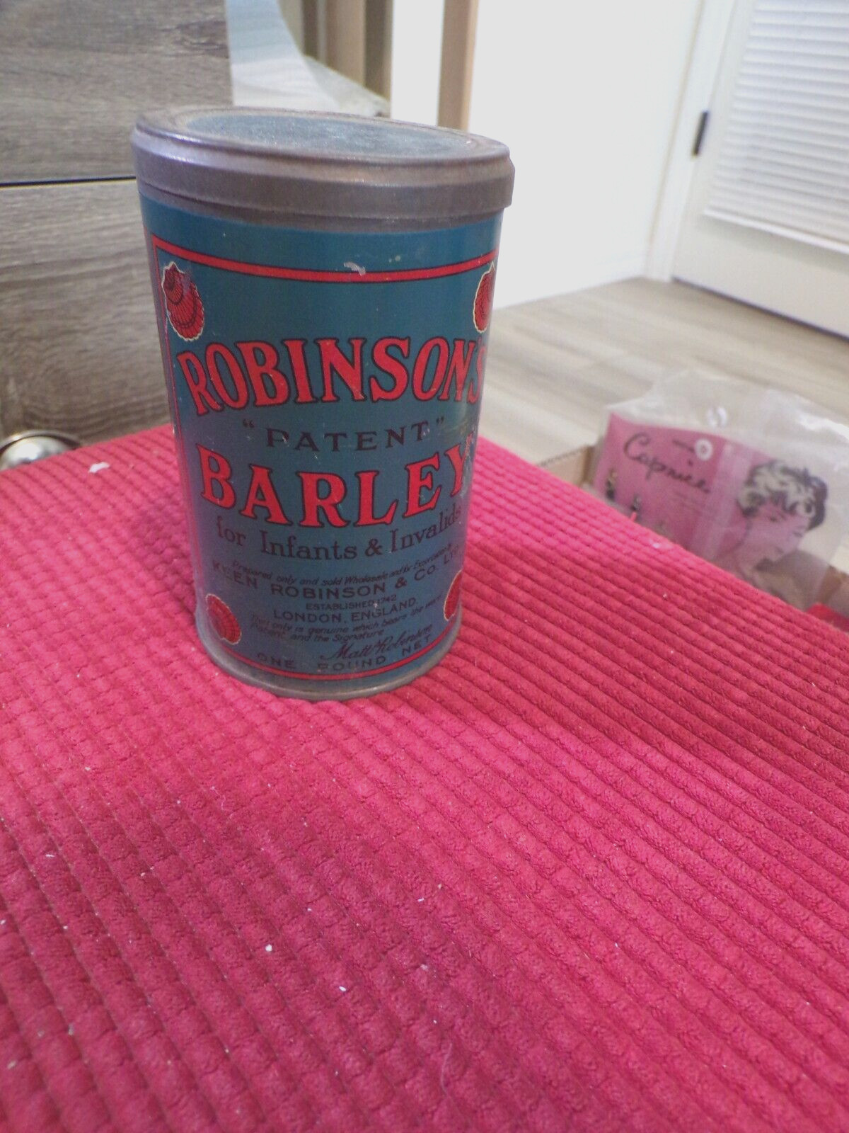 VINTAGE ROBINSON'S BARLEY FULL UNOPENED TIN CIRCA 1930'S VINTAGE ROBINSON'S BARLEY FULL UNOPENED TIN CIRCA 1930'S