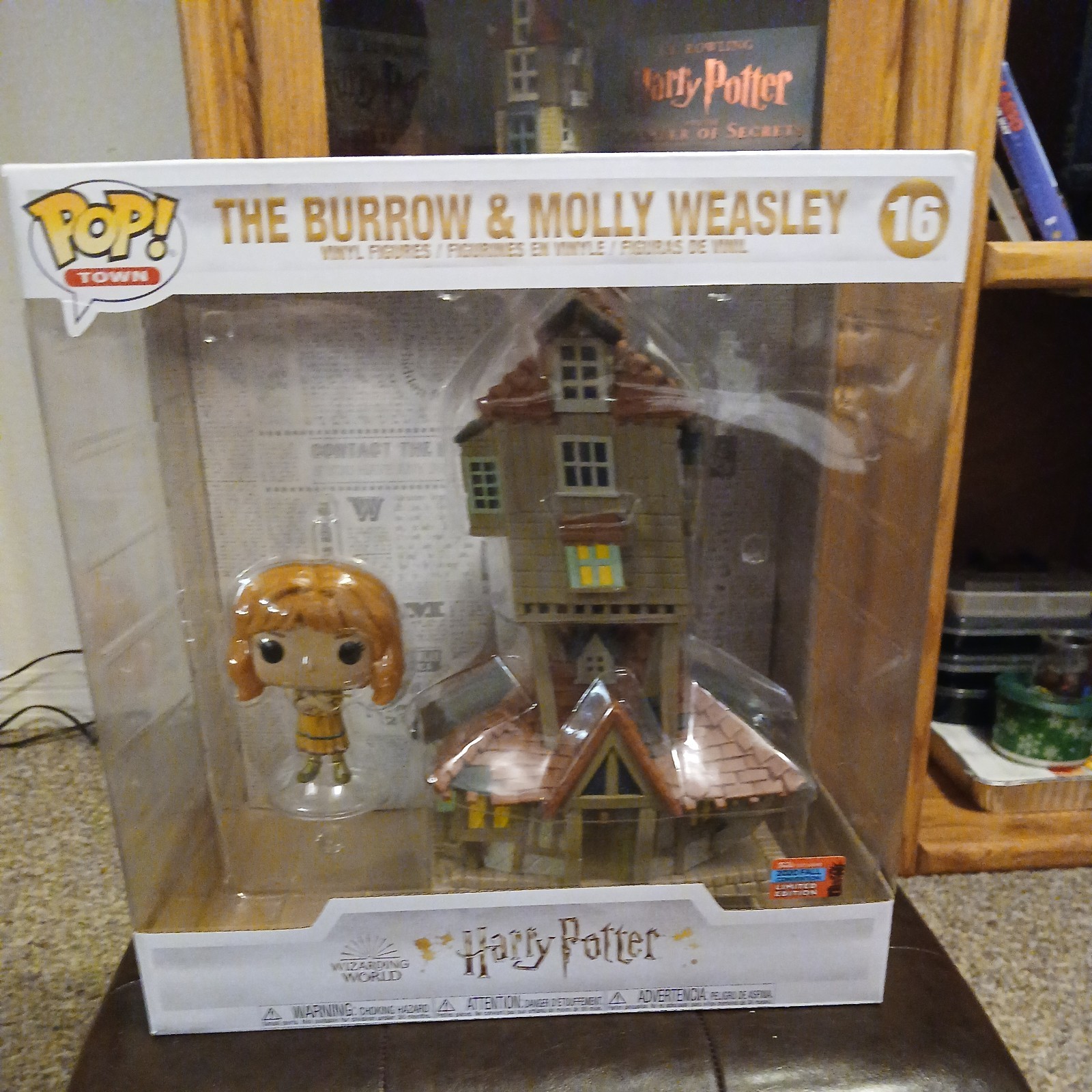 Funko Pop Town Harry Potter The Burrow & Molly Weasley Comiccon 2020 exclusive Funko Pop Town Harry Potter The Burrow & Molly Weasley Comiccon 2020 exclusive