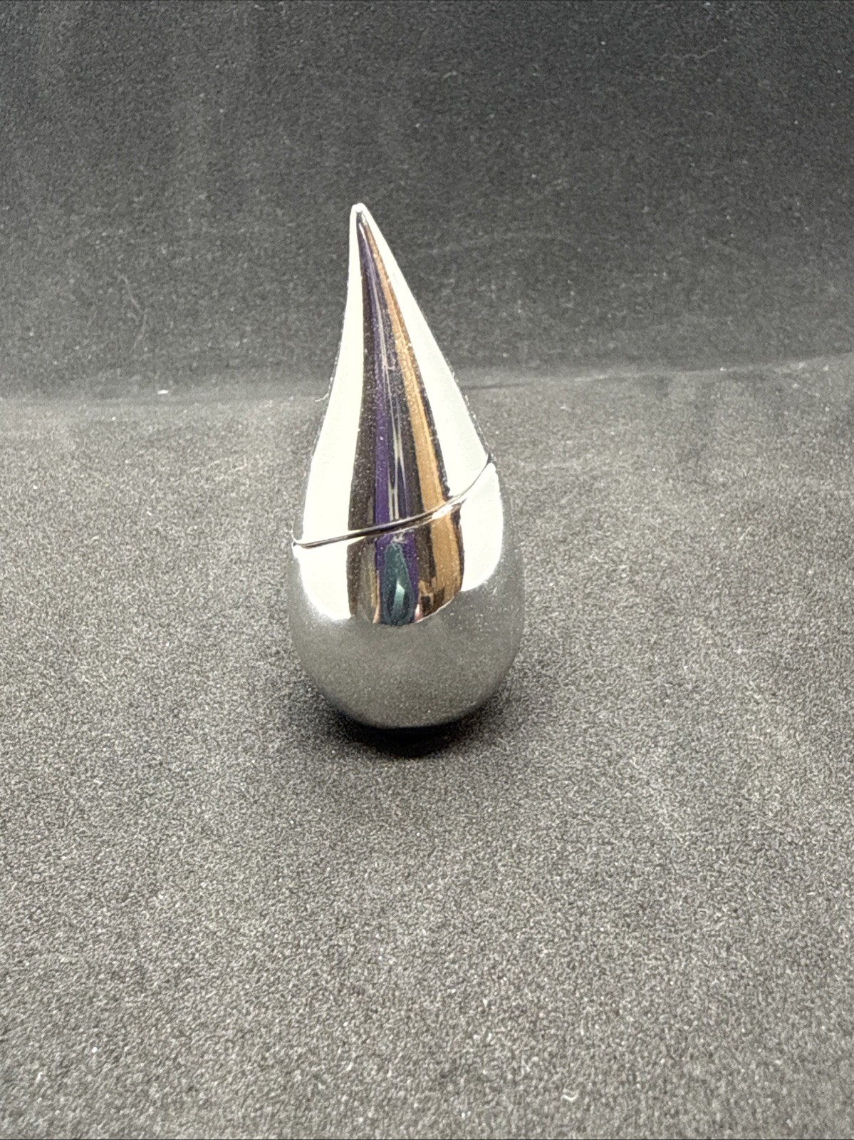 La Prairie Silver Rain Eau De Parfum Teardrop-Shaped Mini Rare Hard To Find La Prairie Silver Rain Eau De Parfum Teardrop-Shaped Mini Rare Hard To Find