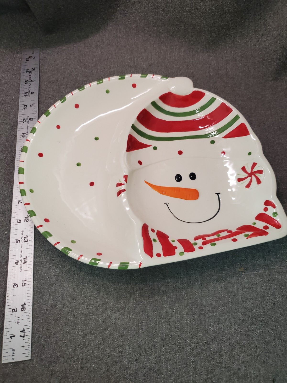 Vintage Studio 33 Snowman w/ Striped Hat 11” Cookie Plate Platter NWT Vintage Studio 33 Snowman w/ Striped Hat 11” Cookie Plate Platter NWT