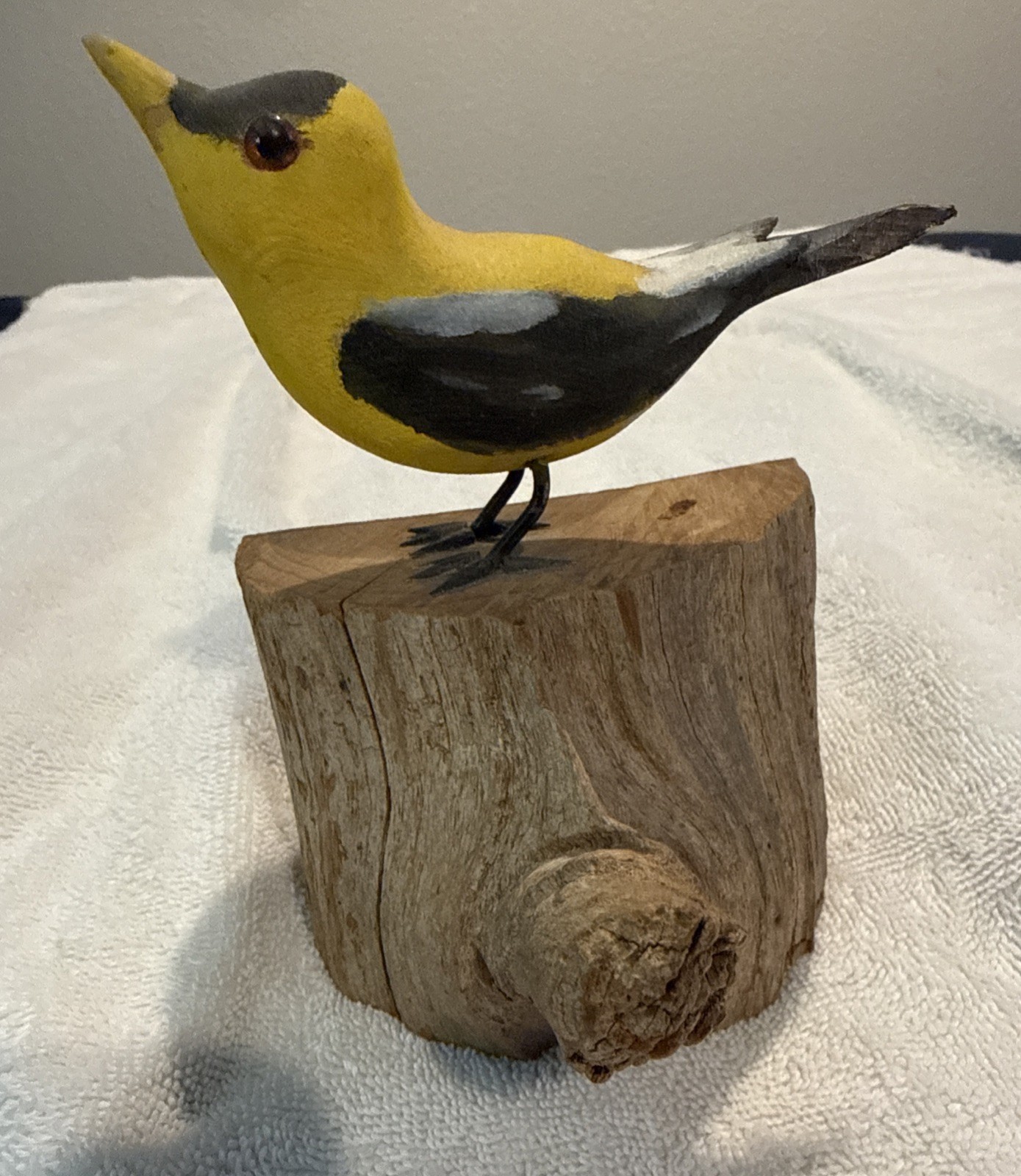 Vintage Hand Carved Wood Gold Finch Bird Sculpture Signed Sam Reed 1993 Folk Art Vintage Hand Carved Wood Gold Finch Bird Sculpture Signed Sam Reed 1993 Folk Art