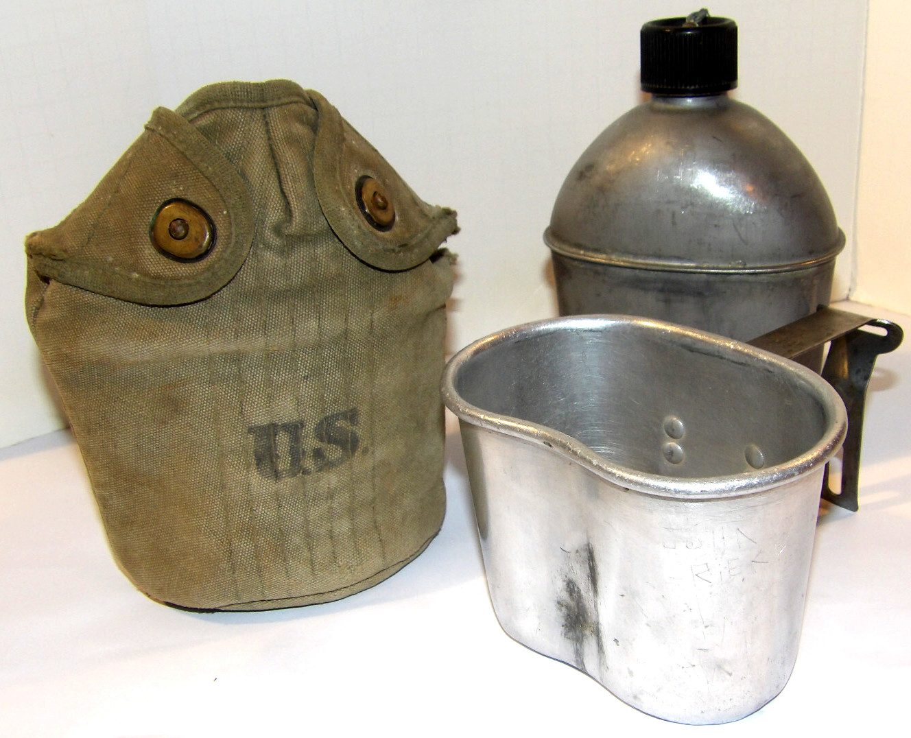 VINTAGE WWII 1945 US ARMY VOLLRATH ALUMINUM CANTEEN E.A. CO. 1943 CUP & COVER VINTAGE WWII 1945 US ARMY VOLLRATH ALUMINUM CANTEEN E.A. CO. 1943 CUP & COVER