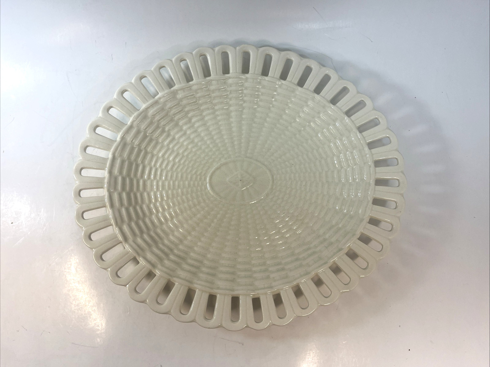 Antique Wedgwood Etruria Cream Basketweave Lace Edge 12 Platter England No 12R30