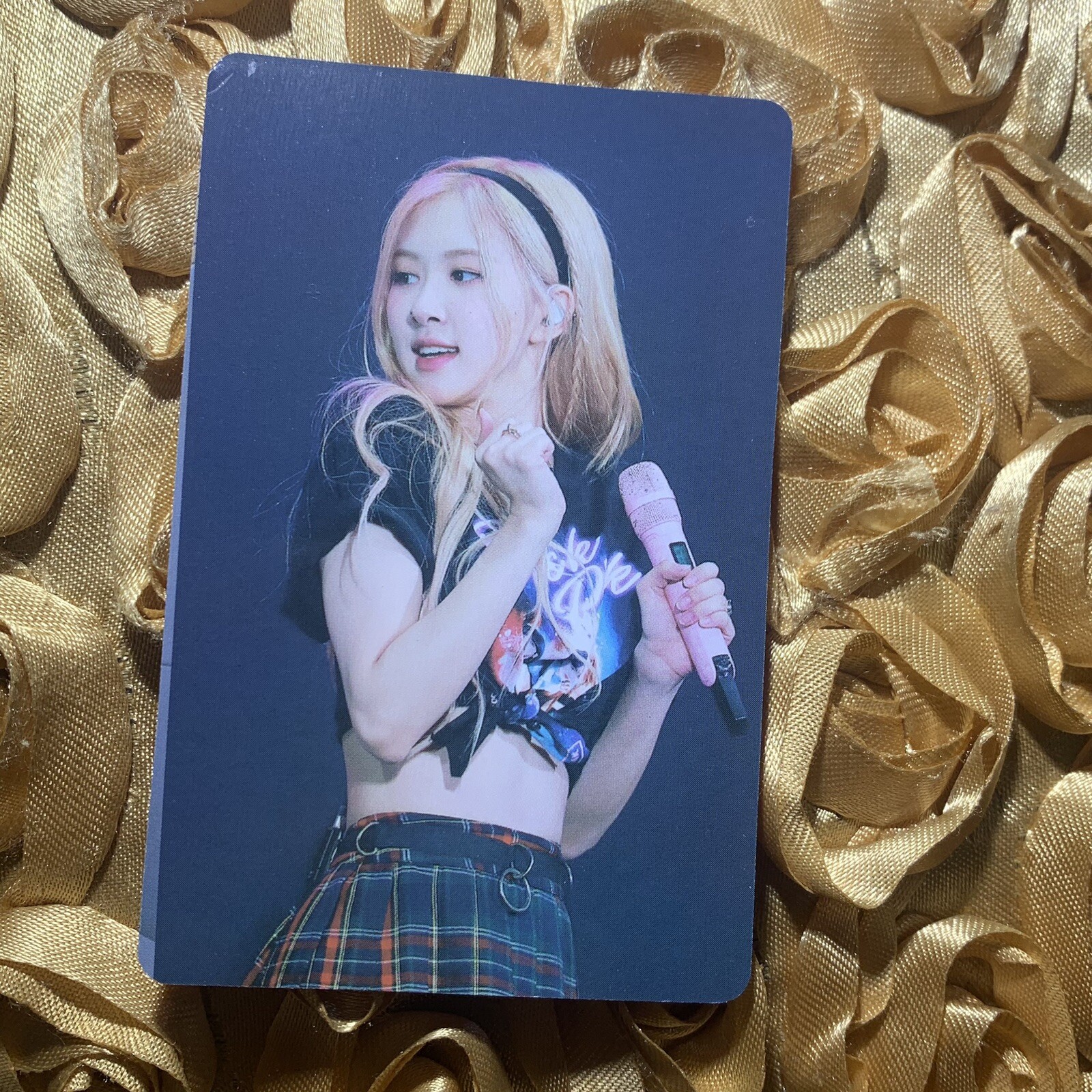 Rose Daily BLACKPINK KPOP Girl Photo Goddess Card Preppy Plaid Rose Daily BLACKPINK KPOP Girl Photo Goddess Card Preppy Plaid
