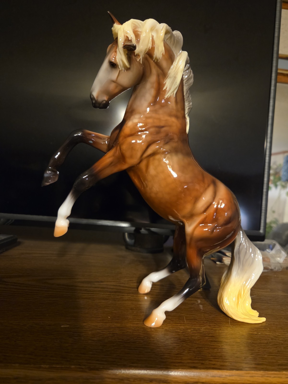 Breyer 2026 Premier Collection Glossy Carmen Beautiful NIB Breyer 2026 Premier Collection Glossy Carmen Beautiful NIB